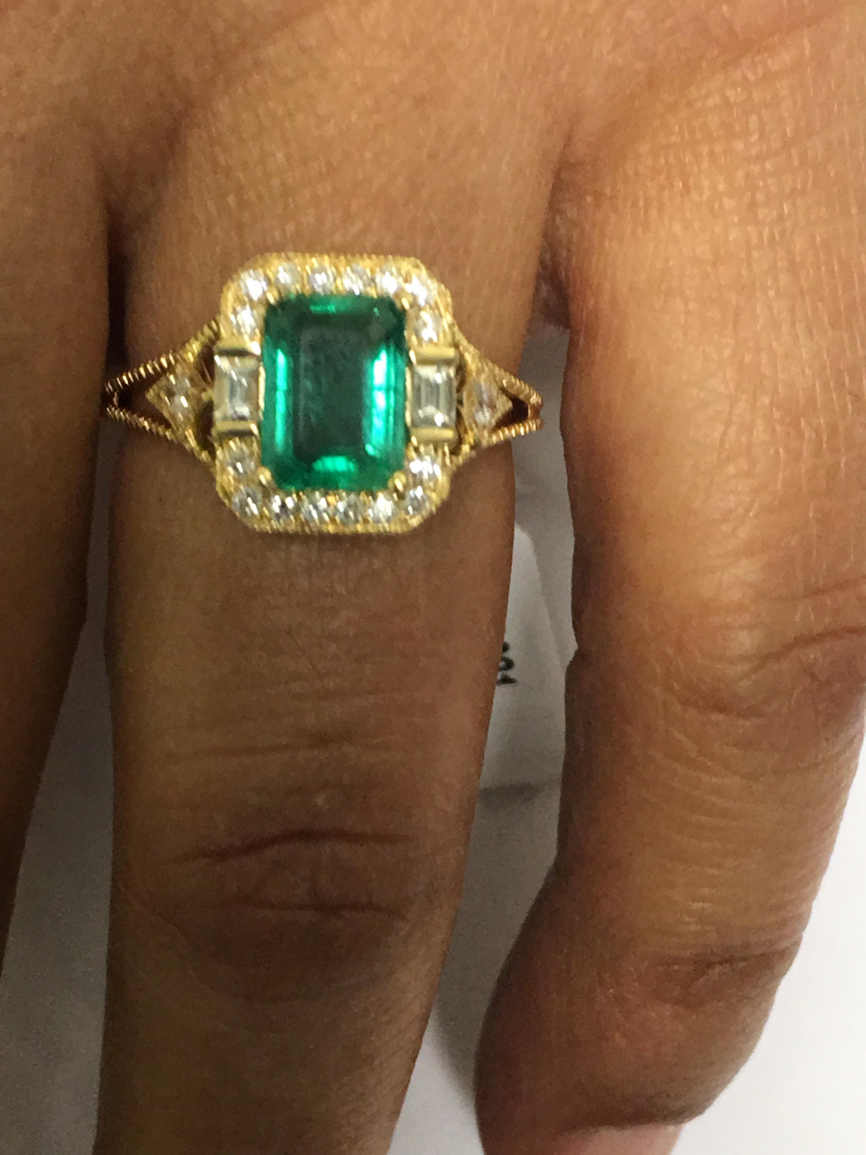 Emerald Diamond Ring Set in 18 Karat Yellow Gold 4