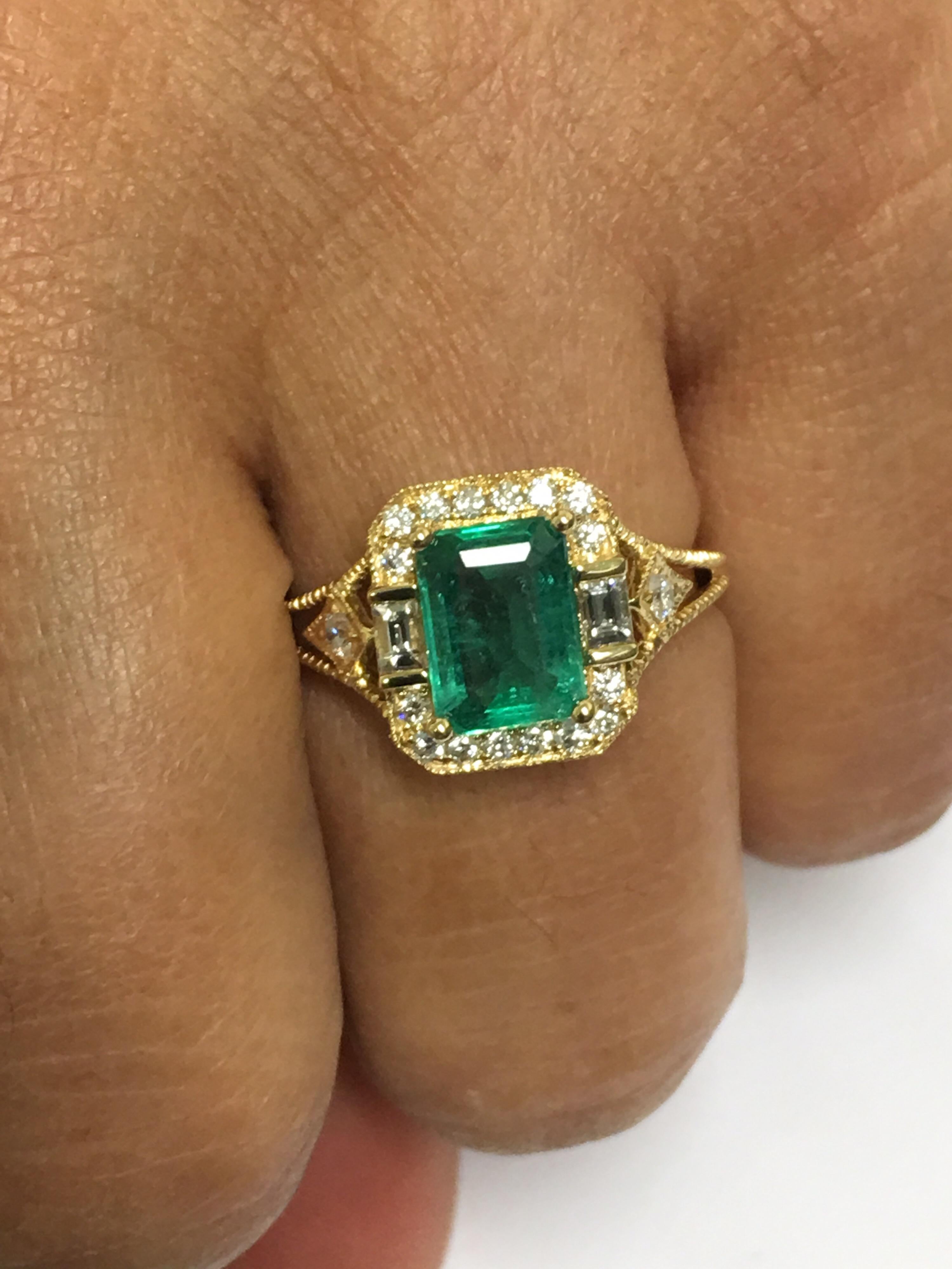 Emerald Diamond Ring Set in 18 Karat Yellow Gold 5