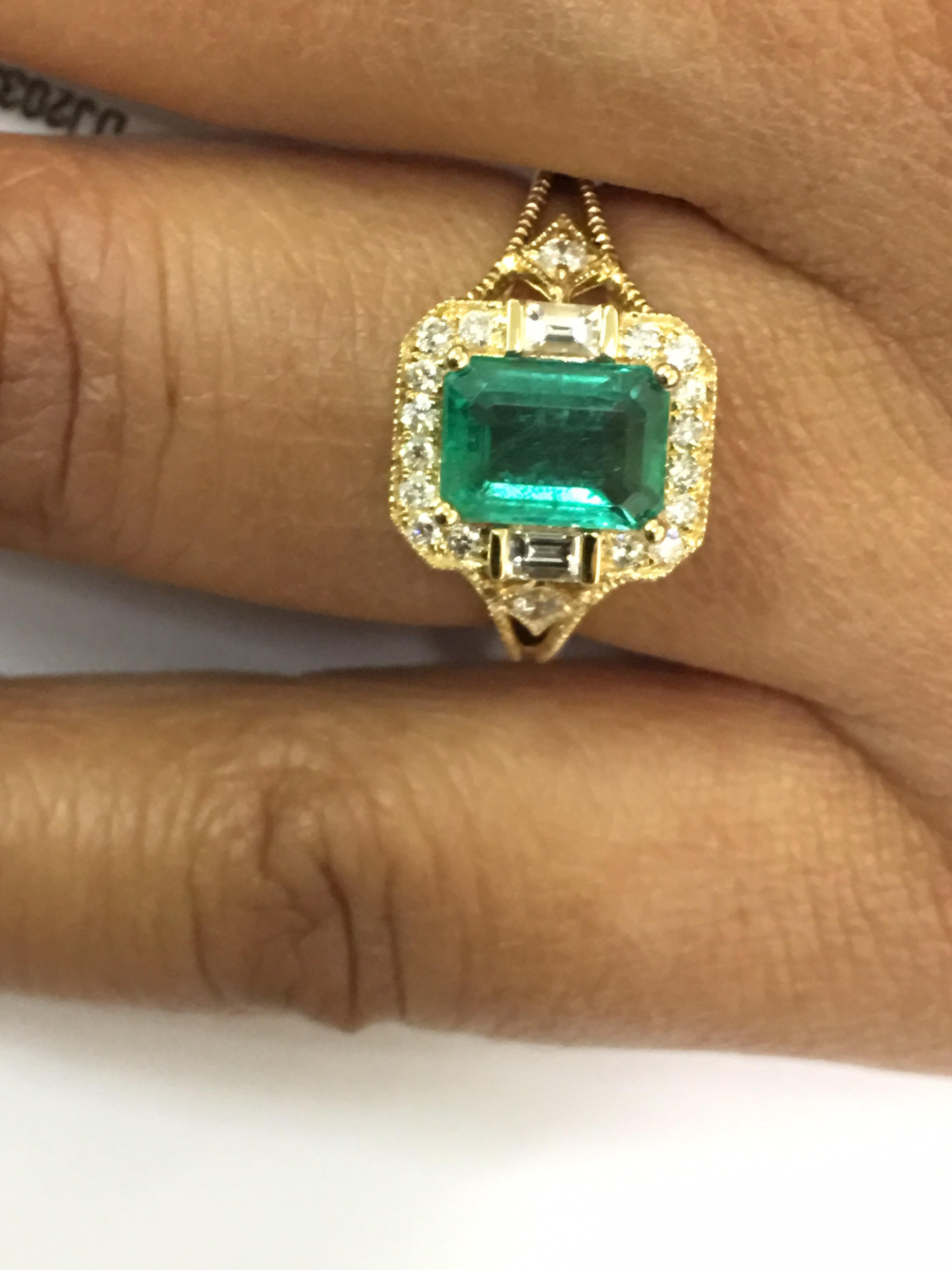 Emerald Diamond Ring Set in 18 Karat Yellow Gold 1