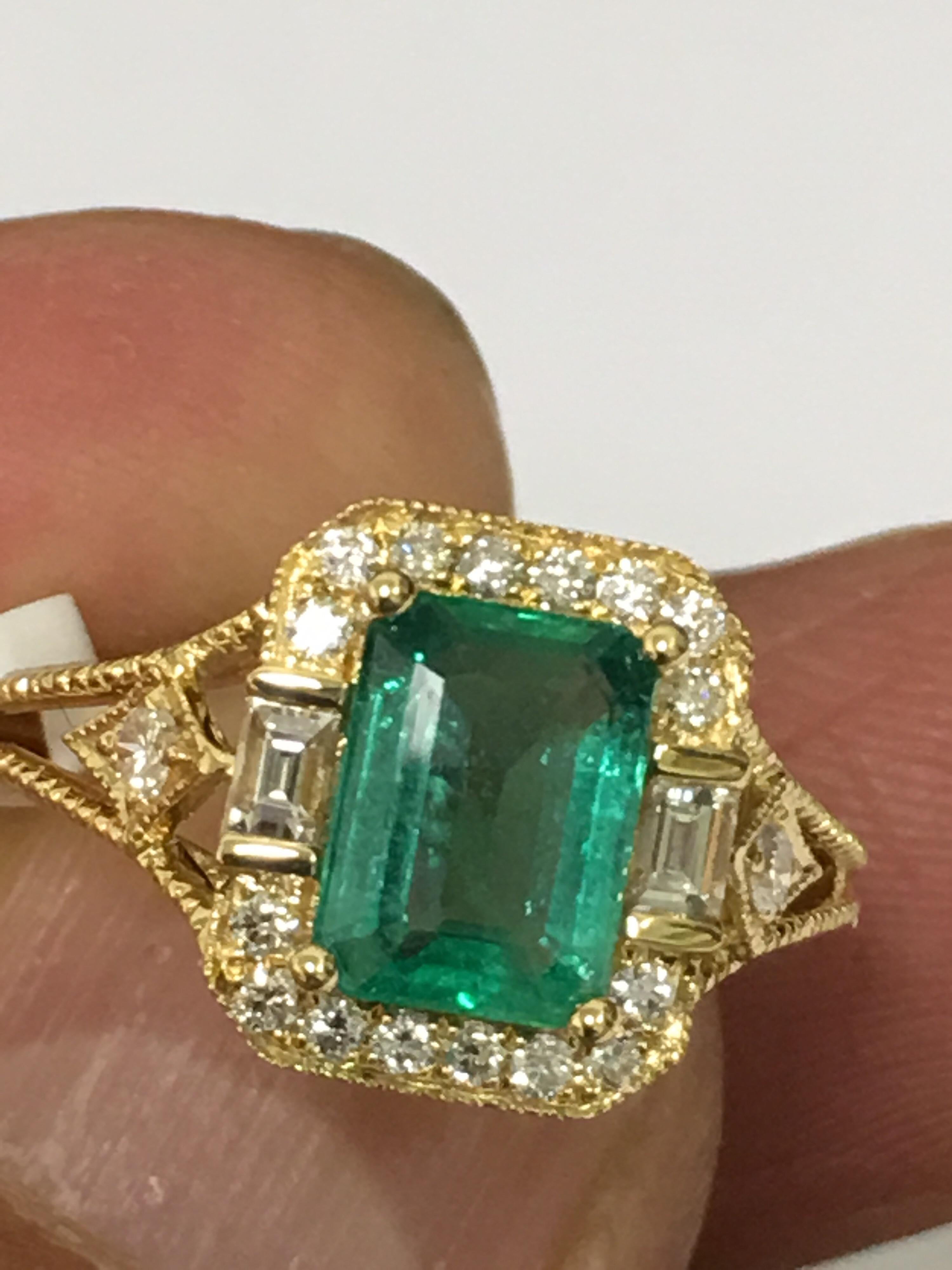 Emerald Diamond Ring Set in 18 Karat Yellow Gold 3