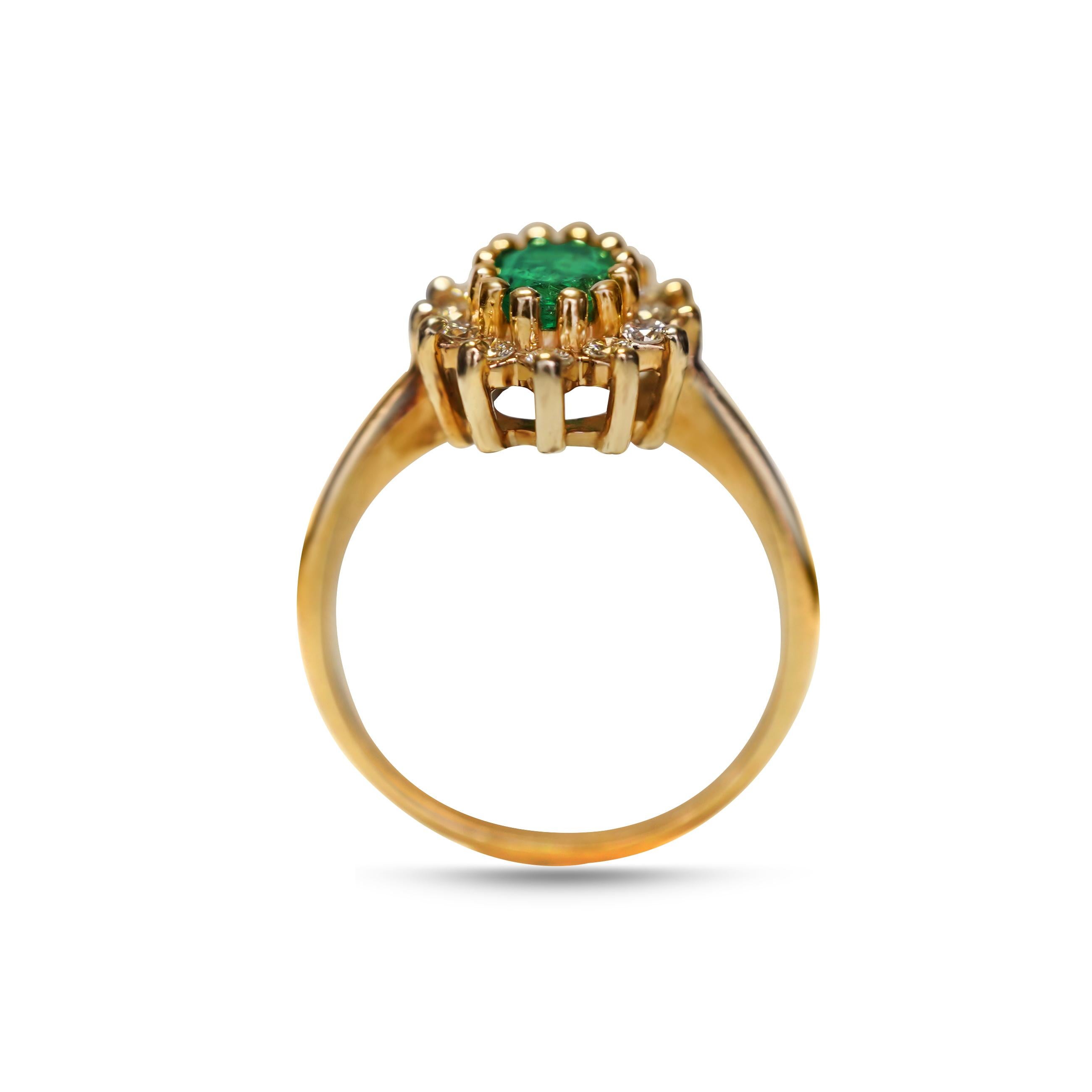 Modern Emerald 0.40 Carat Diamond Ring with 14kt Yellow Gold For Sale