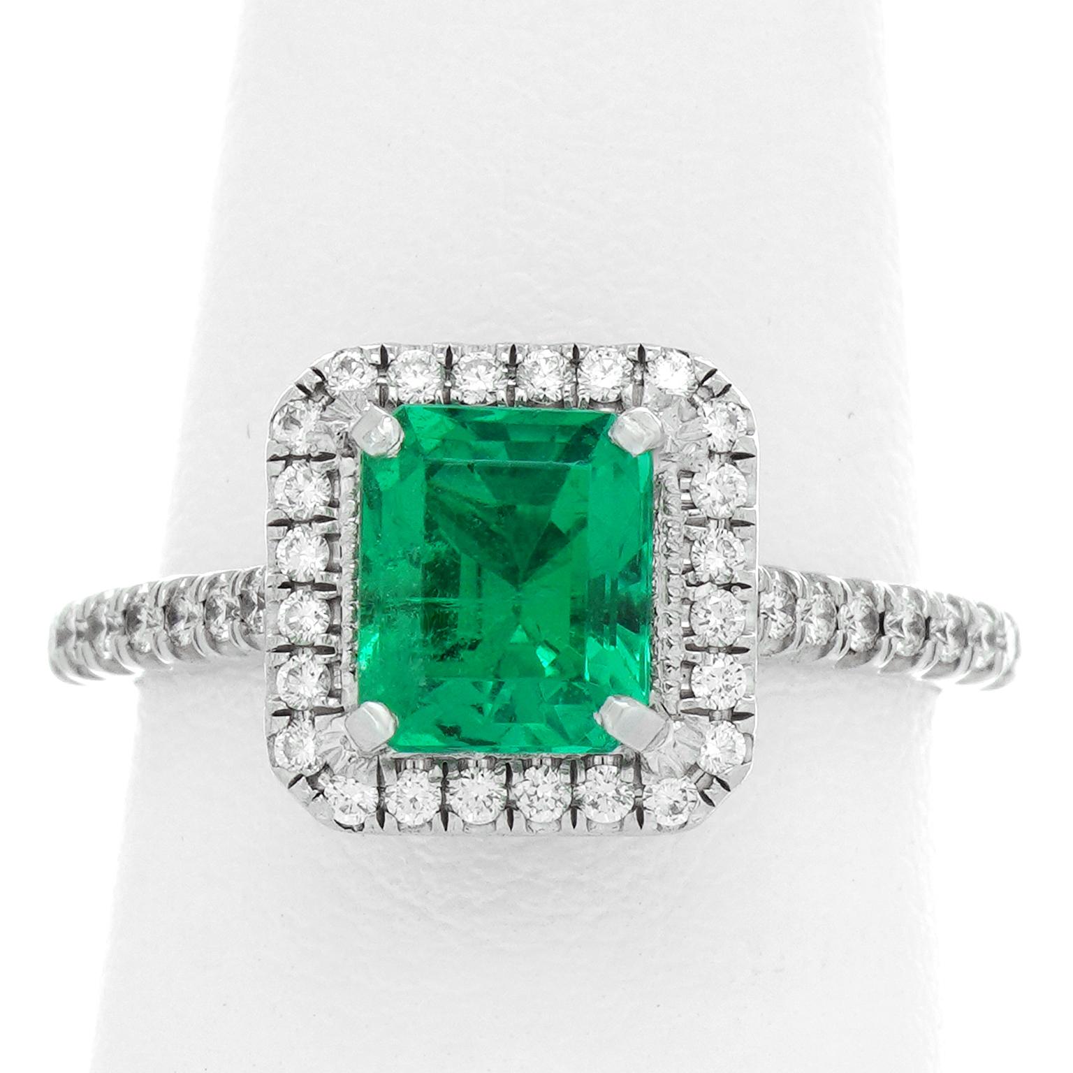 Emerald & Diamond Set Platinum Ring For Sale 6