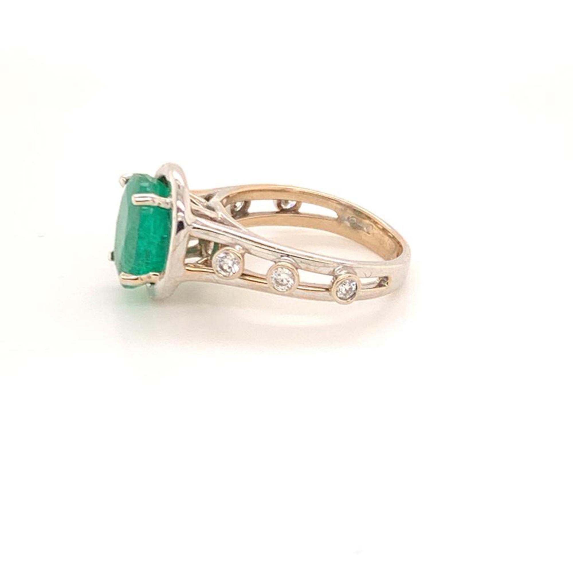 Emerald Diamond Statement Ring 4.05 TCW 14k White Gold Women Certified In New Condition For Sale In Brooklyn, NY
