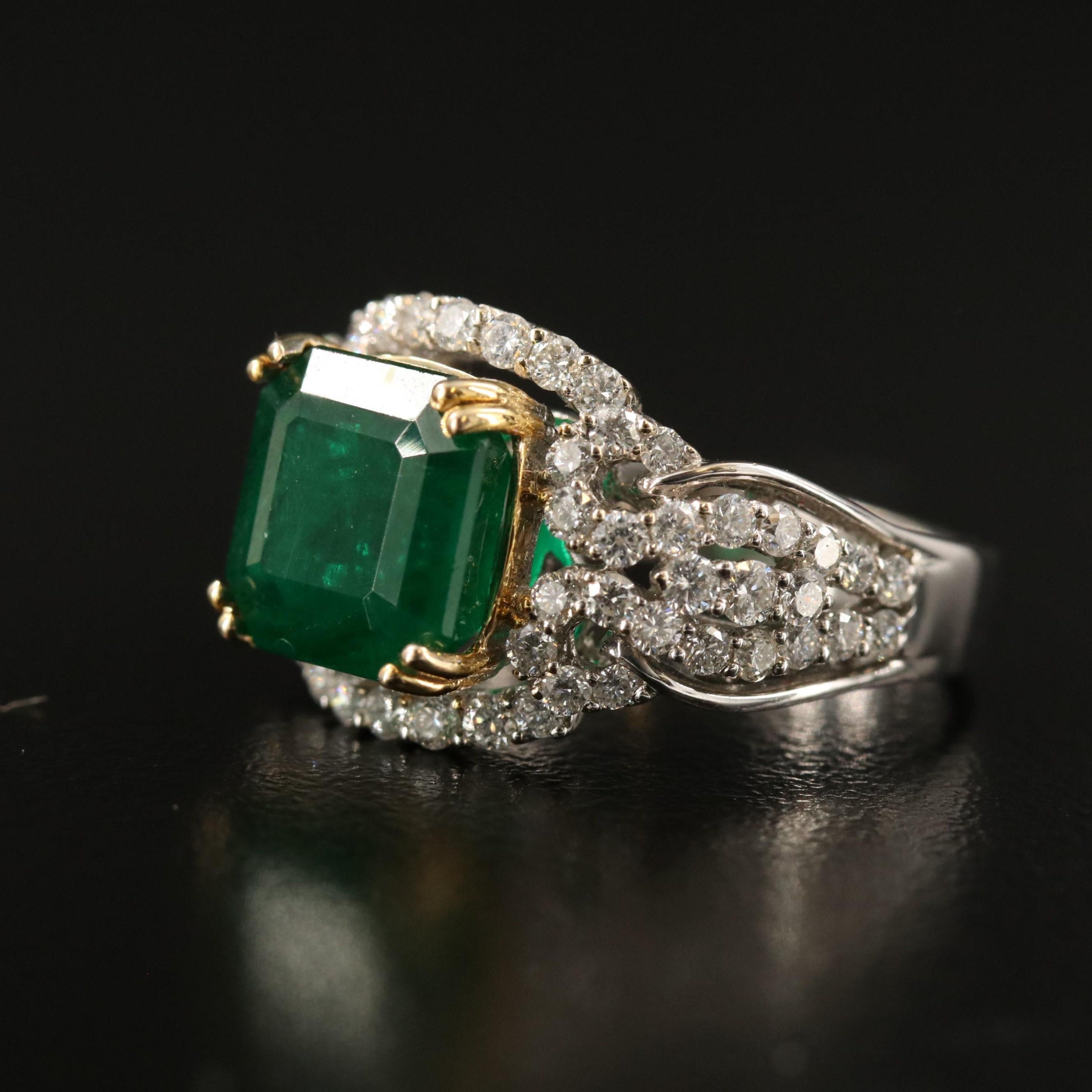 For Sale:  18K Gold 3.5 CT Natural Emerald Diamond Antique Art Deco Style Engagement Ring 2