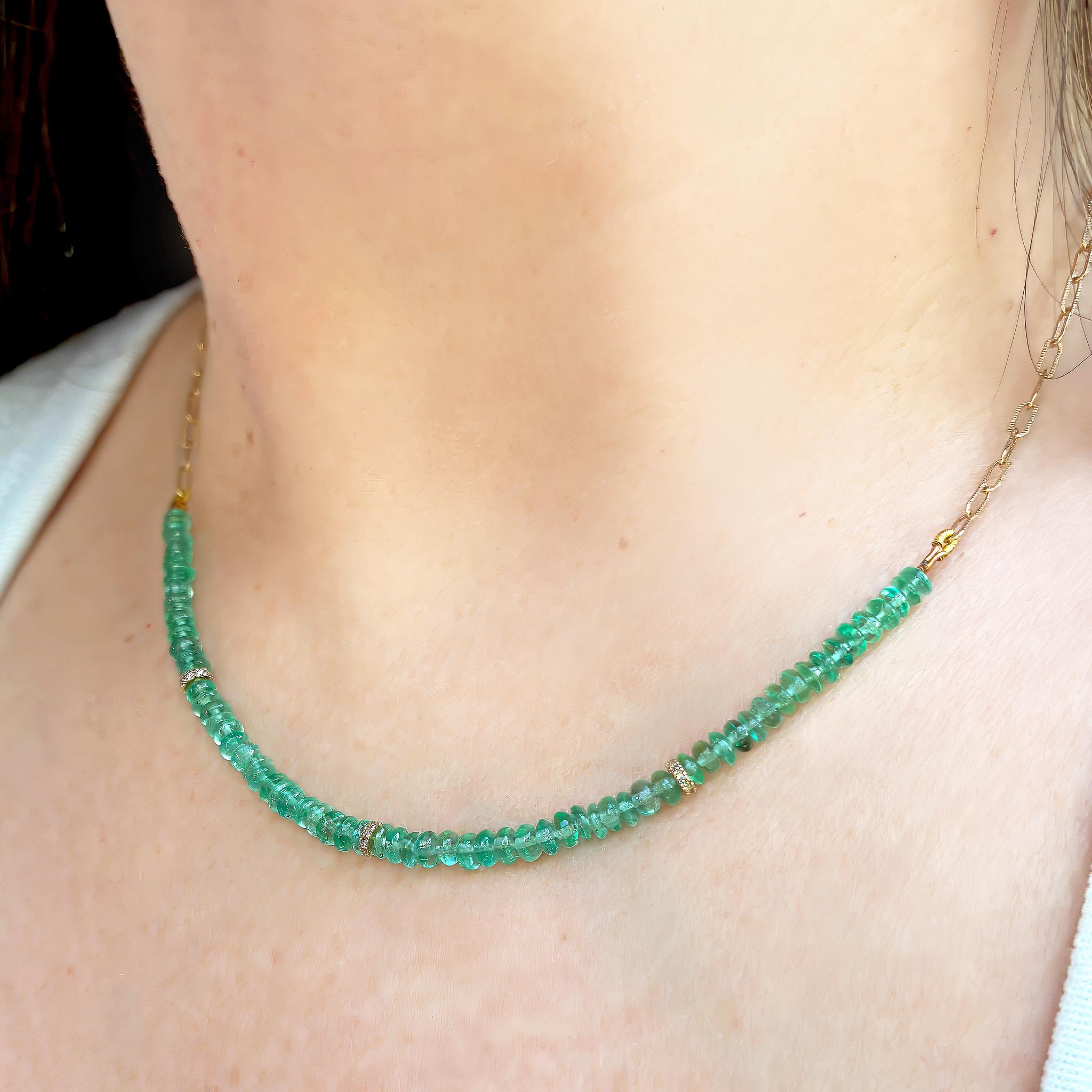 Taille brillant Collier en or jaune Emerald Diamond Station One-of-a-Kind, Just Jules 2024 en vente
