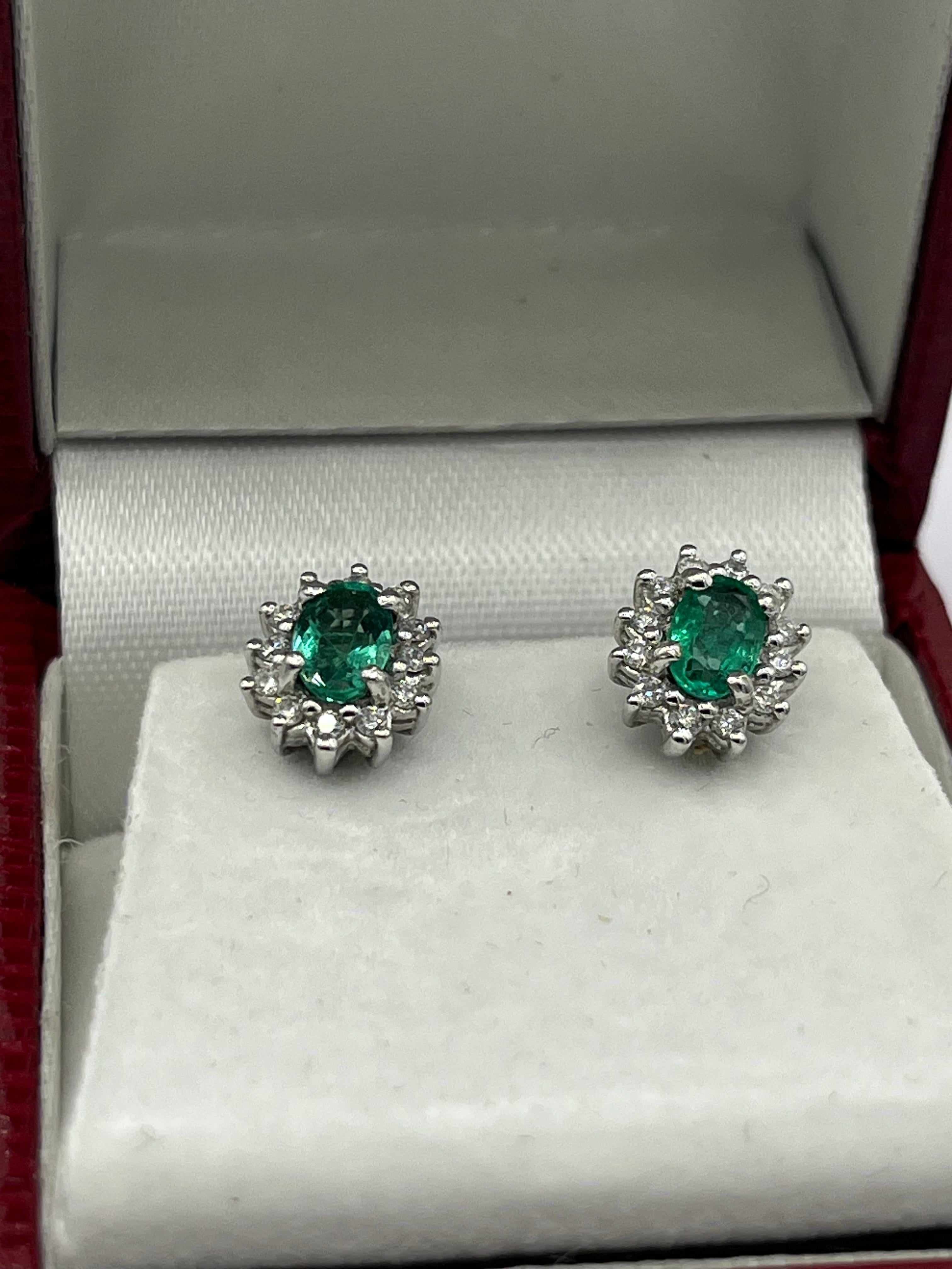 Emerald Diamond Stud Earrings 14k Gold In New Condition For Sale In Bad Kissingen, DE