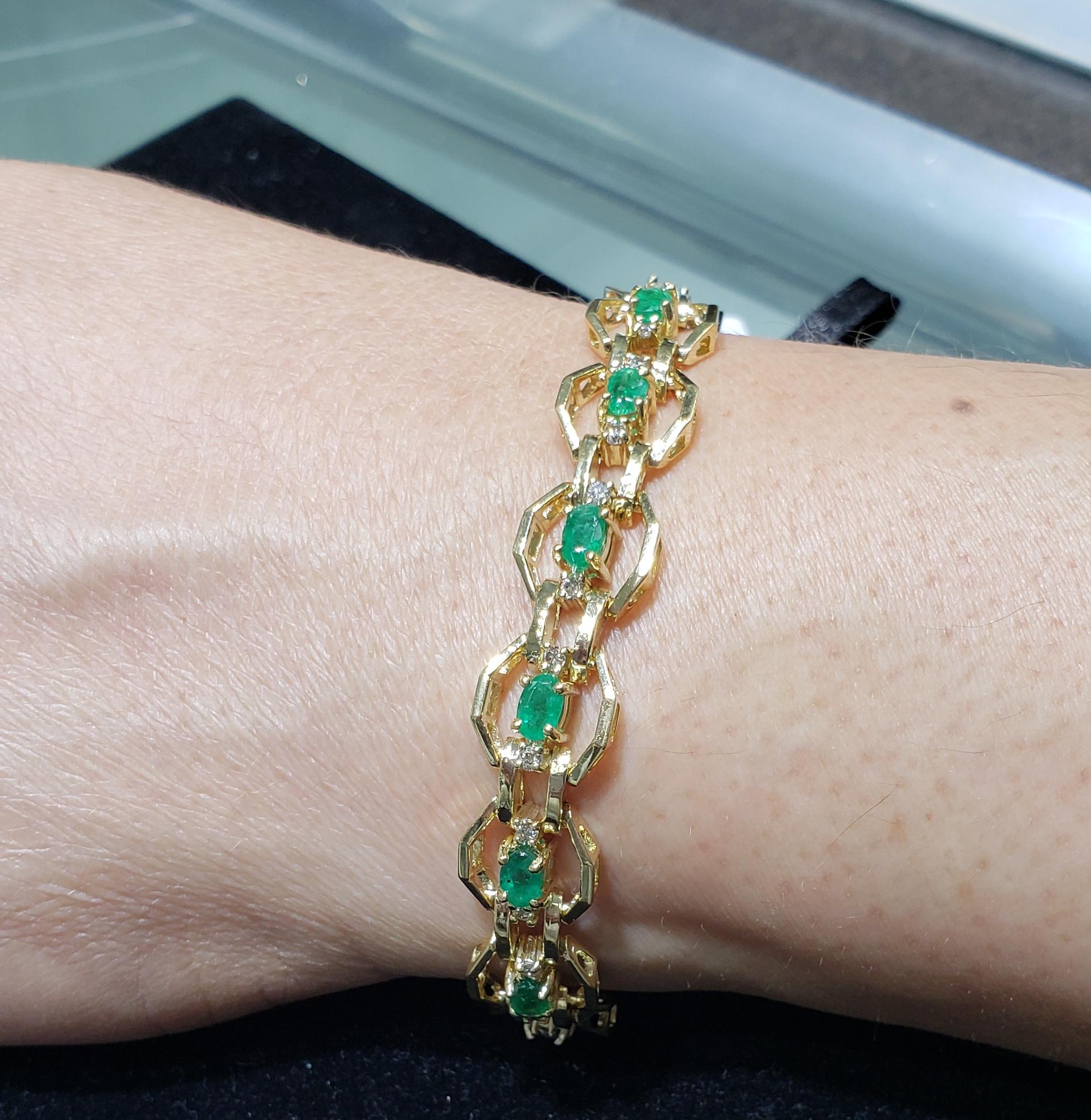 EMERALD DIAMOND TENNIS Bracelet 4.25cttw 14k Yellow Gold In New Condition For Sale In Sugar Land, TX