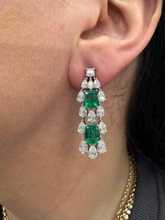 Smaragd-Diamant-Tropfenohrringe in drei Reihen 13,15 CTTW 18 Karat Weißgold F VS