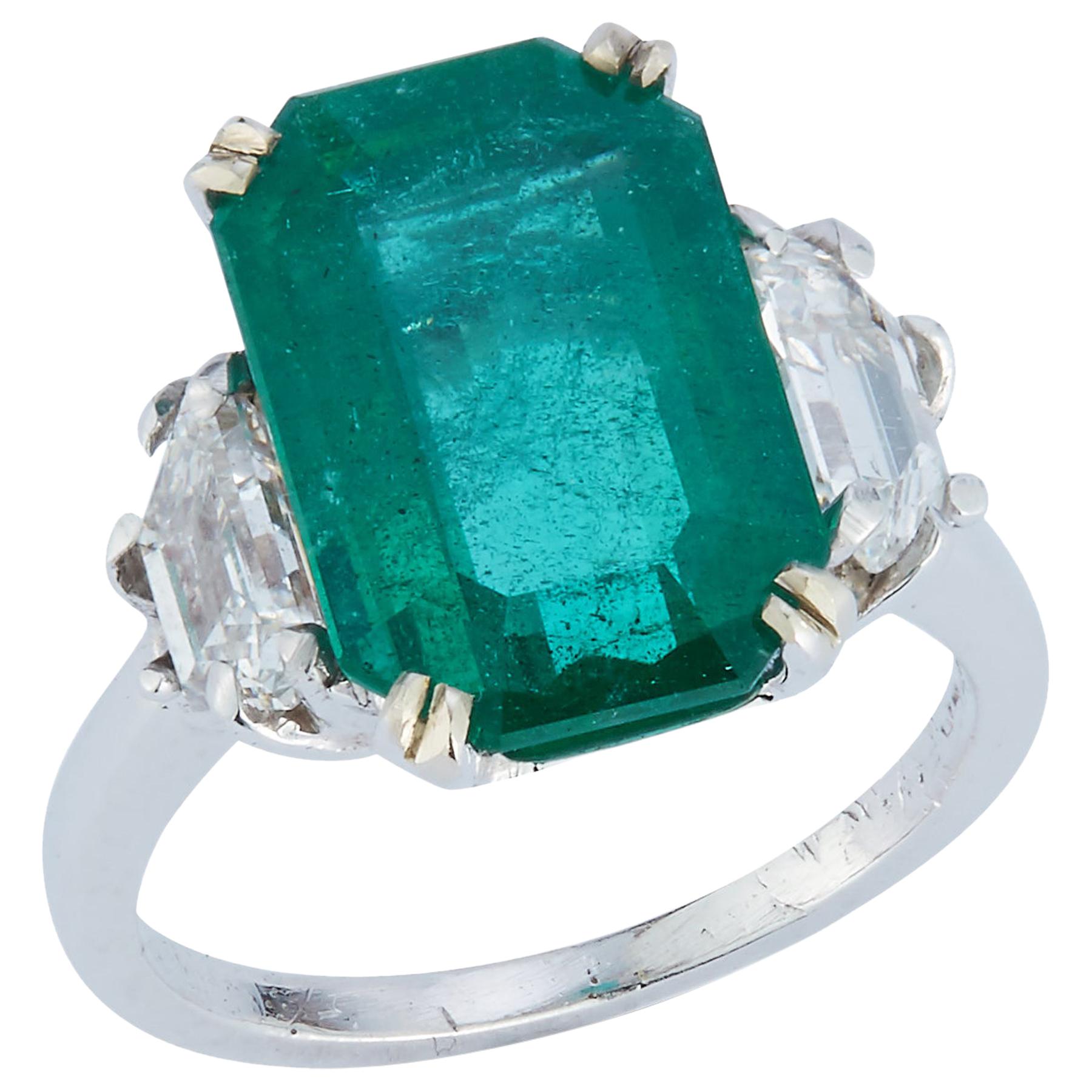 Emerald & Diamond Three Stone Cocktail Ring For Sale