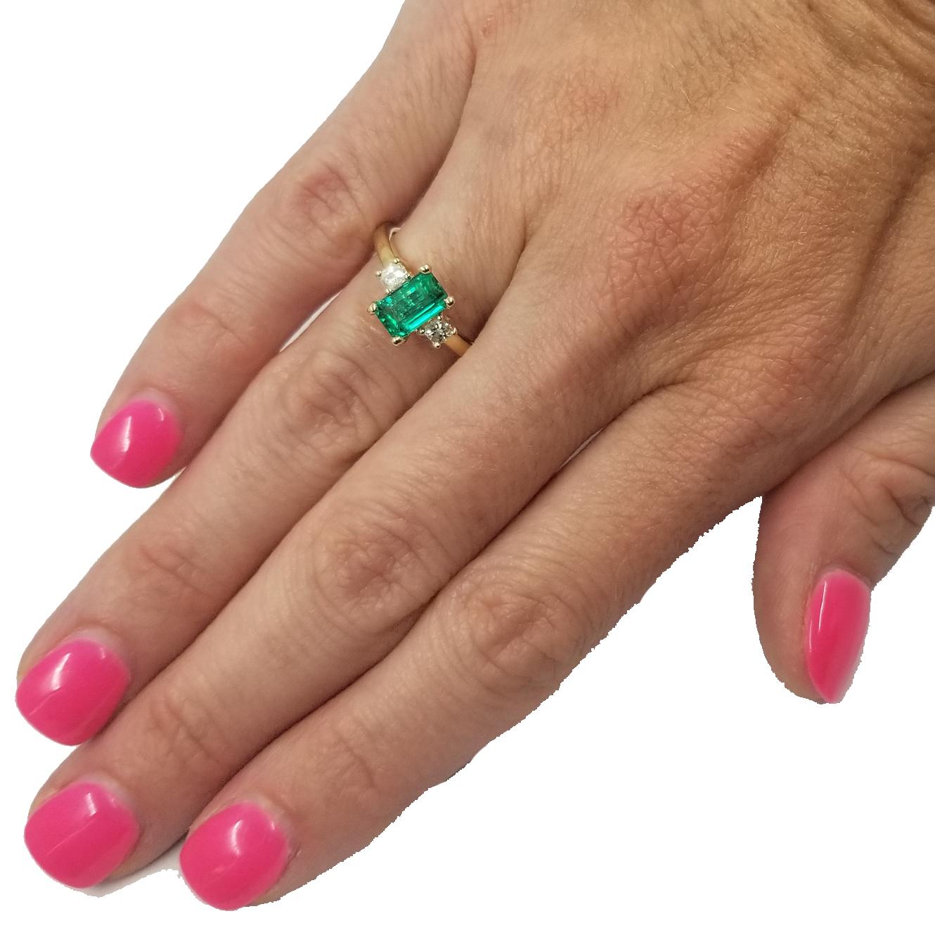 Emerald and Diamond Three-Stone Ring In New Condition In Coral Gables, FL