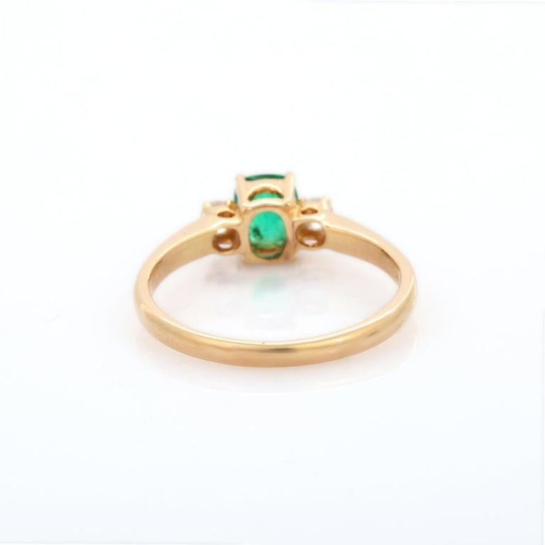 Im Angebot: Ring mit Smaragd und Diamant im Dreistein-Stil für Verlobungsring aus 18 Karat massivem Gelbgold () 7