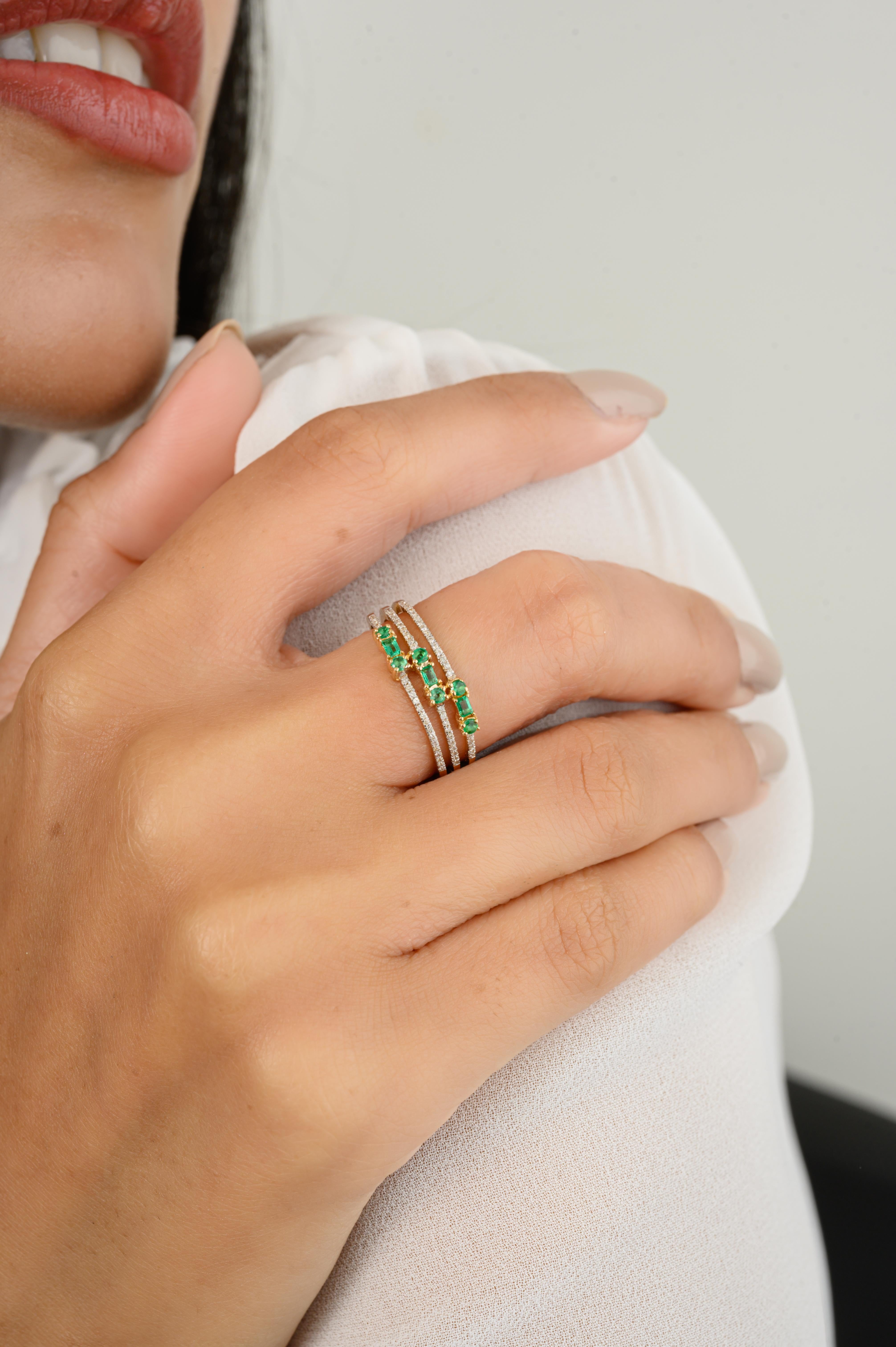 For Sale:  Emerald Diamond Triple Row Wedding Band Ring for Women in 18k Solid Yellow Gold 2
