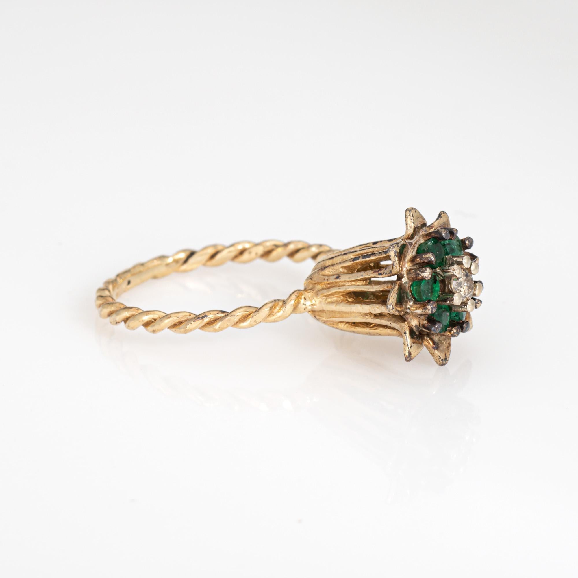 Moderno Anello a tulipano con diamante smeraldo, vintage, in oro giallo 14k, con fascia impilata Estate Jewelry in vendita