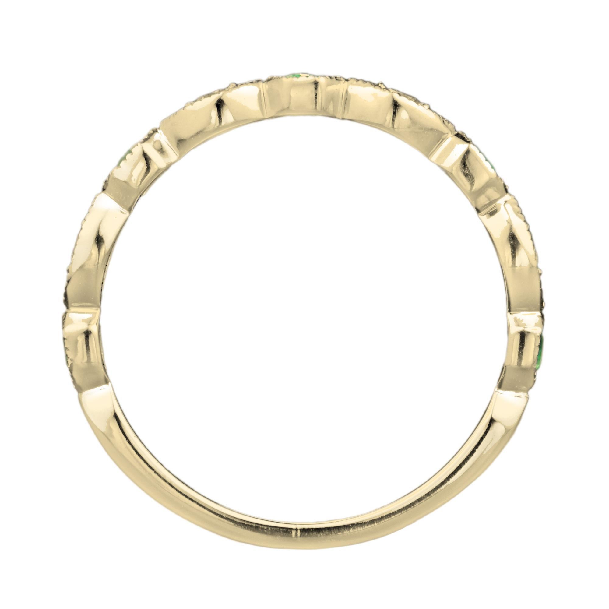 Anillo de oro amarillo de 14 quilates de media eternidad con esmeralda y diamantes estilo vintage en Nuevo estado para la venta en Oakton, VA