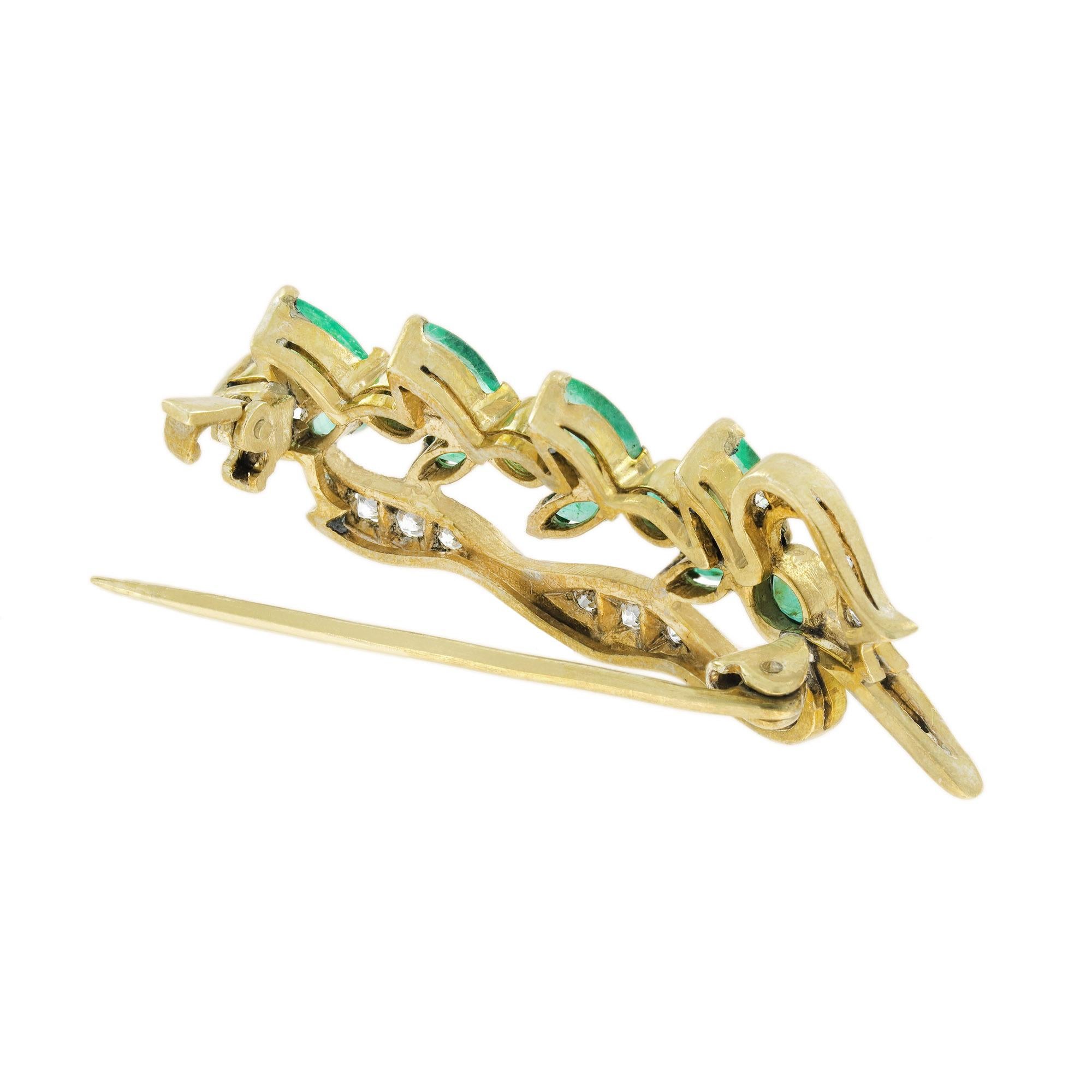 Spilla con diamante smeraldo e foglie in stile vintage in oro giallo 9K In condizioni Nuovo in vendita a Bangkok, TH
