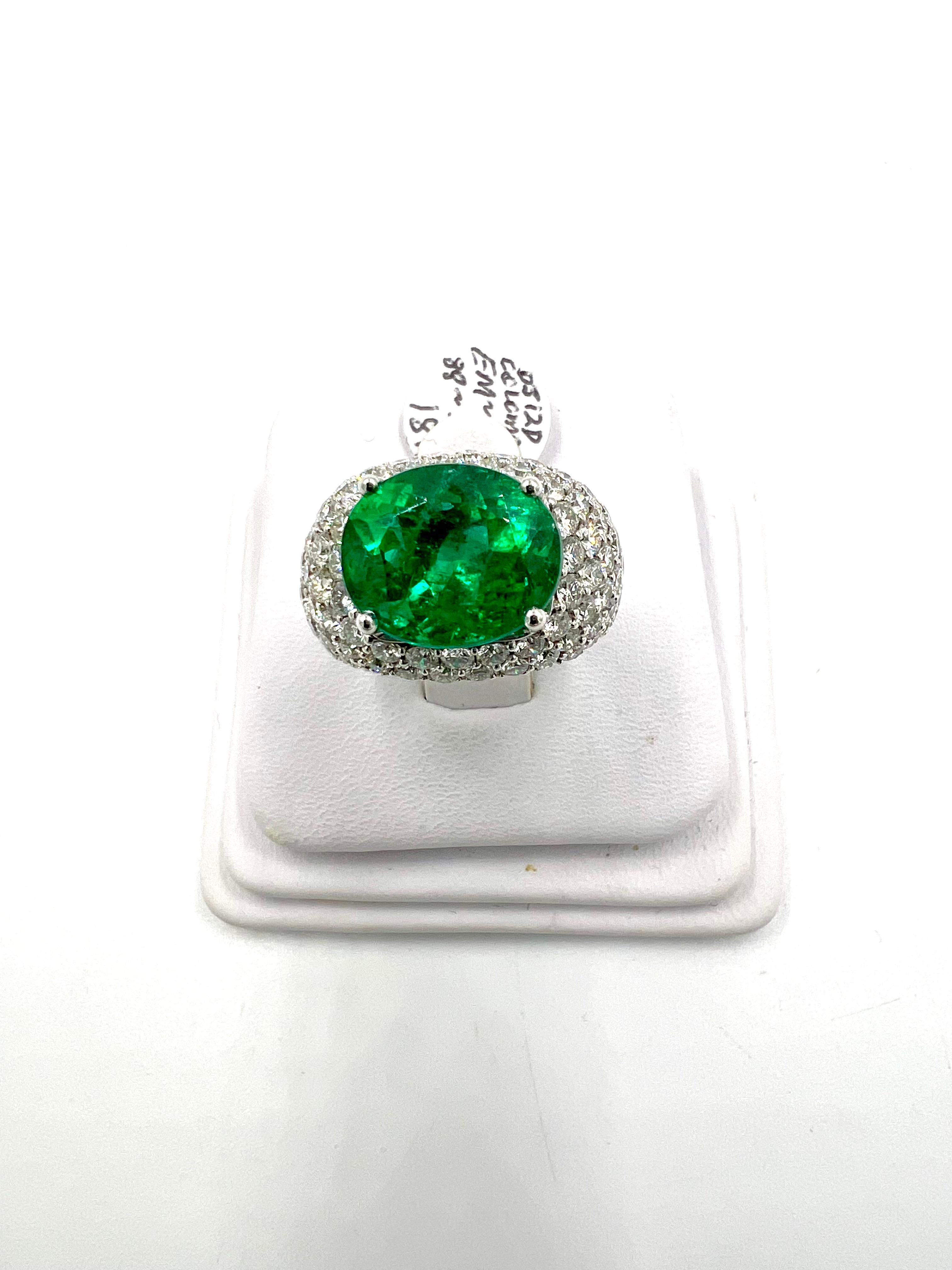 Contemporary Emerald Diamond White Gold Dome Ring For Sale
