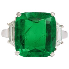 Retro Emerald Diamond White Gold Ring