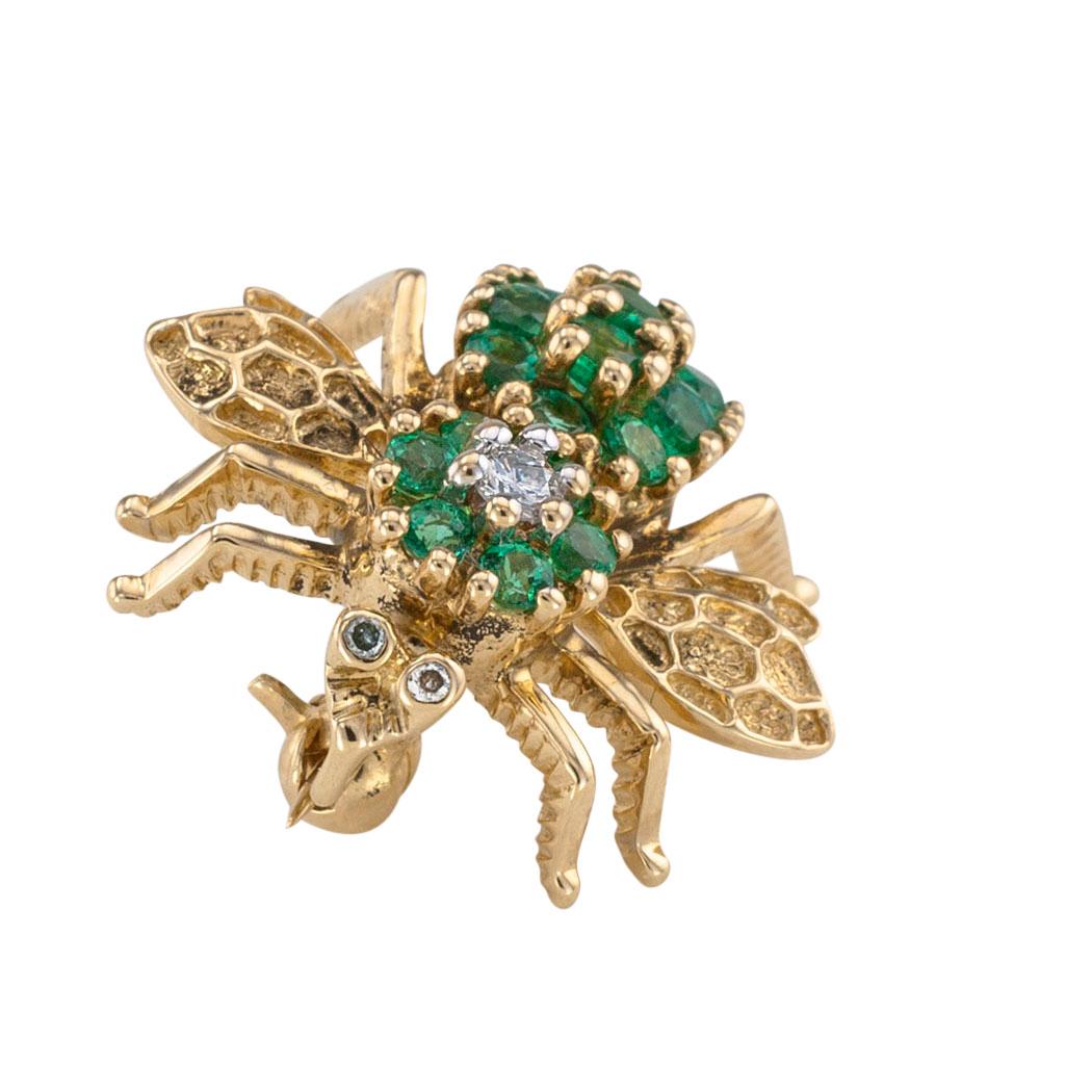 Round Cut Emerald Diamond Yellow Gold Bee Brooch Pendant