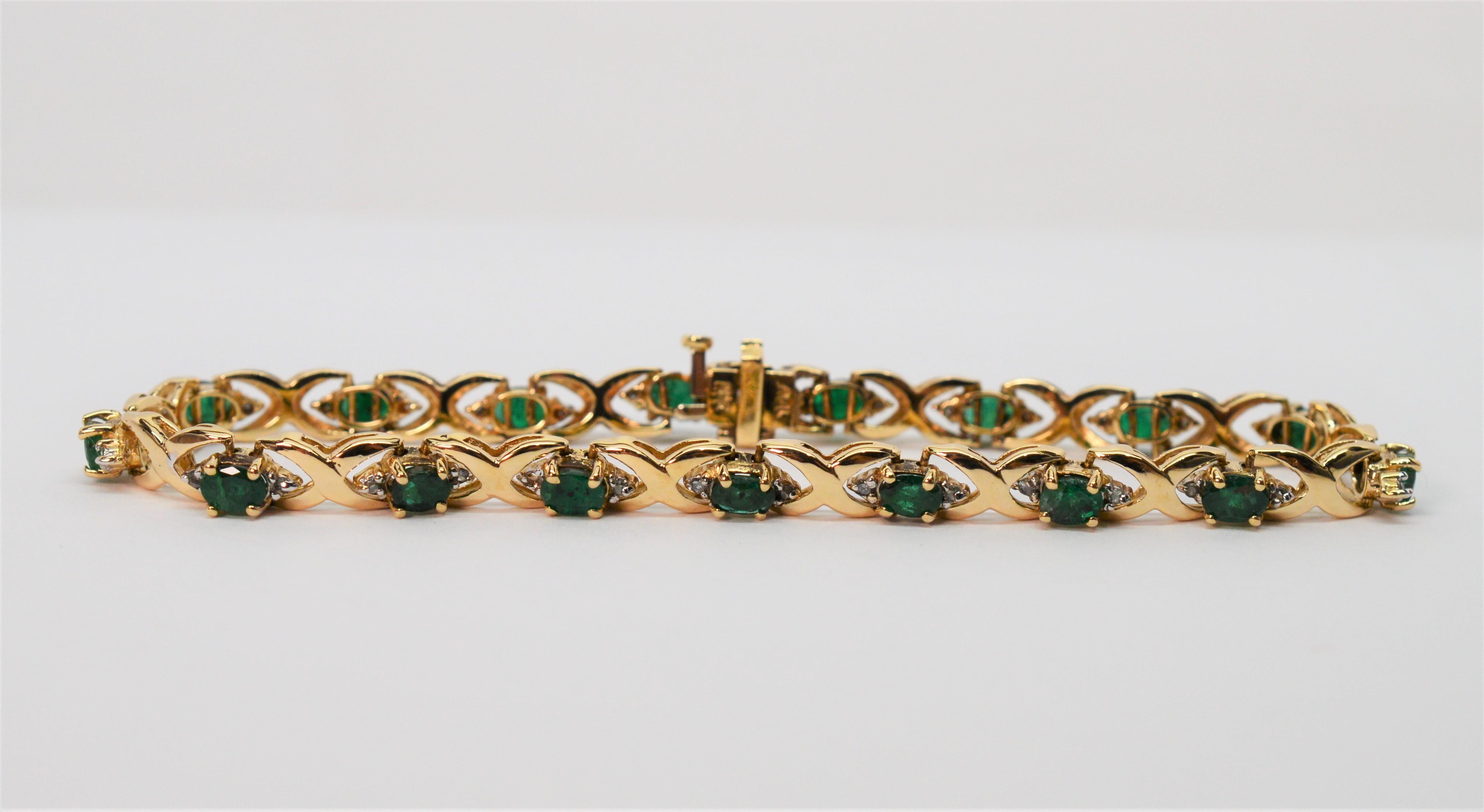 Emerald Diamond Yellow Gold Tennis Bracelet In Good Condition In Mount Kisco, NY