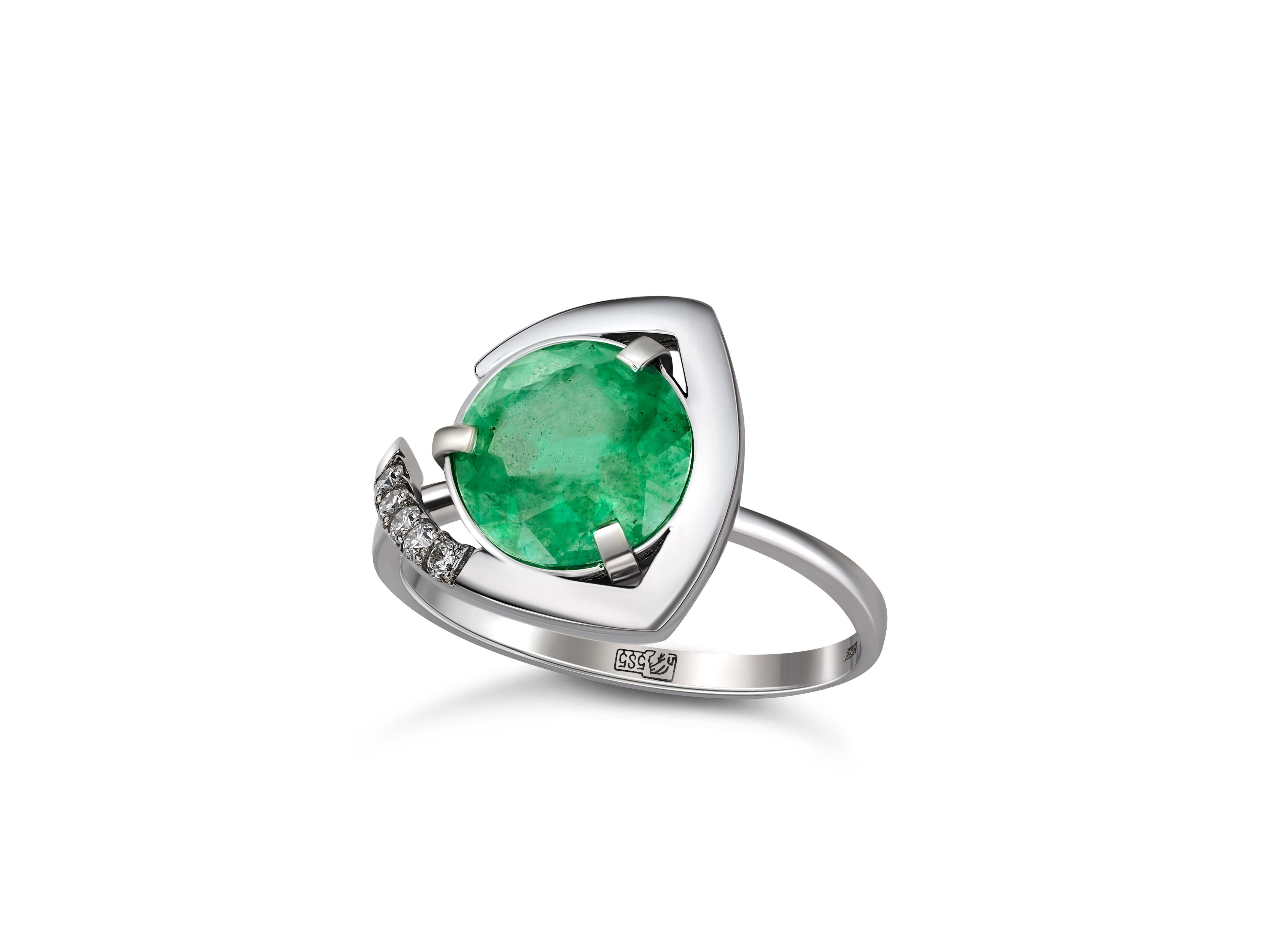 Round Cut Emerald, Diamonds, 14 Karat White Gold, Round Shape Emerald Ring
