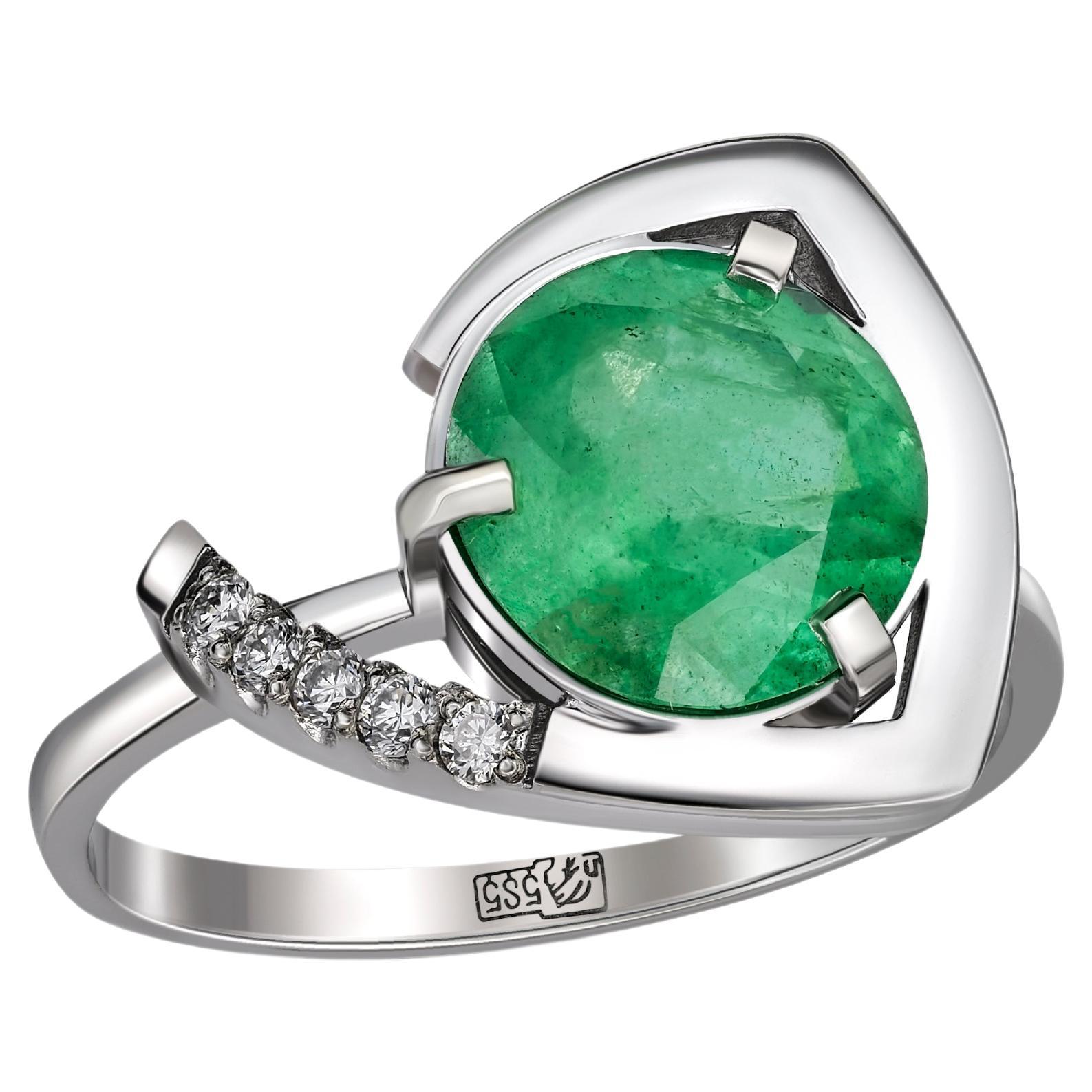 Emerald, Diamonds, 14 Karat White Gold, Round Shape Emerald Ring