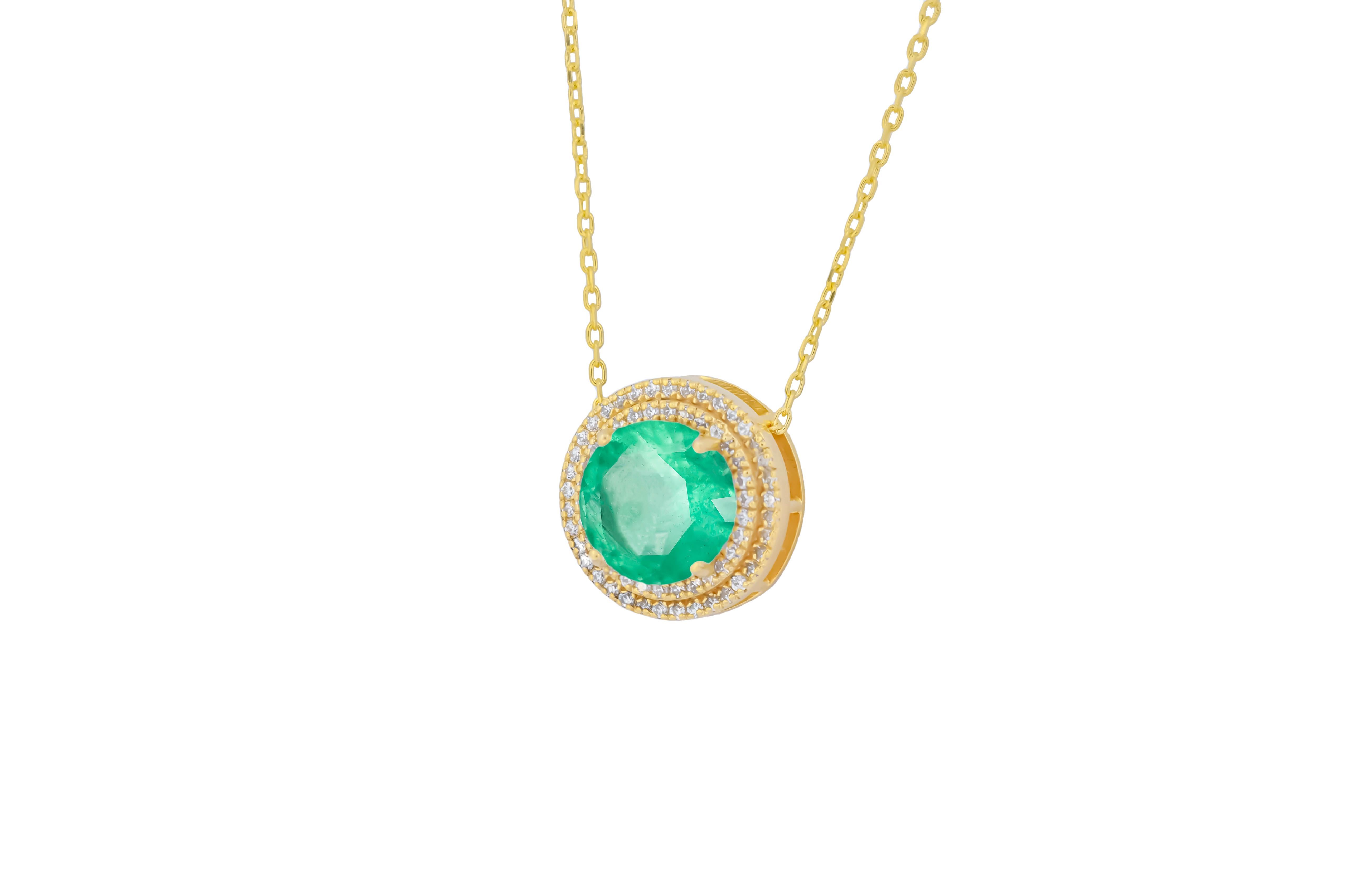 Emerald, Diamonds, 14 Karat Yellow Gold, Round Shape Emerald Pendant necklace In New Condition For Sale In Istanbul, TR
