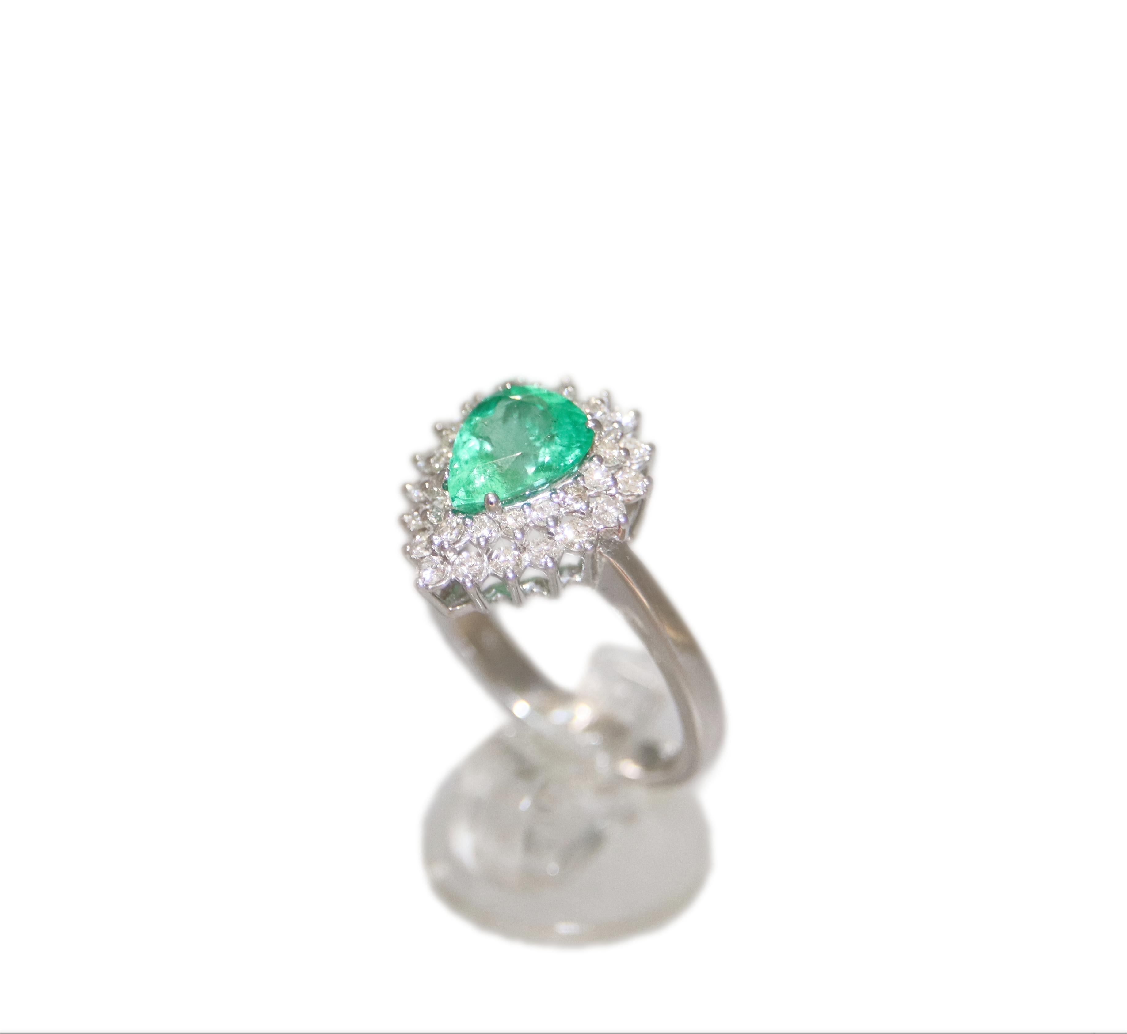 Emerald Diamonds 18 Karat White Gold Cocktail Ring For Sale 4