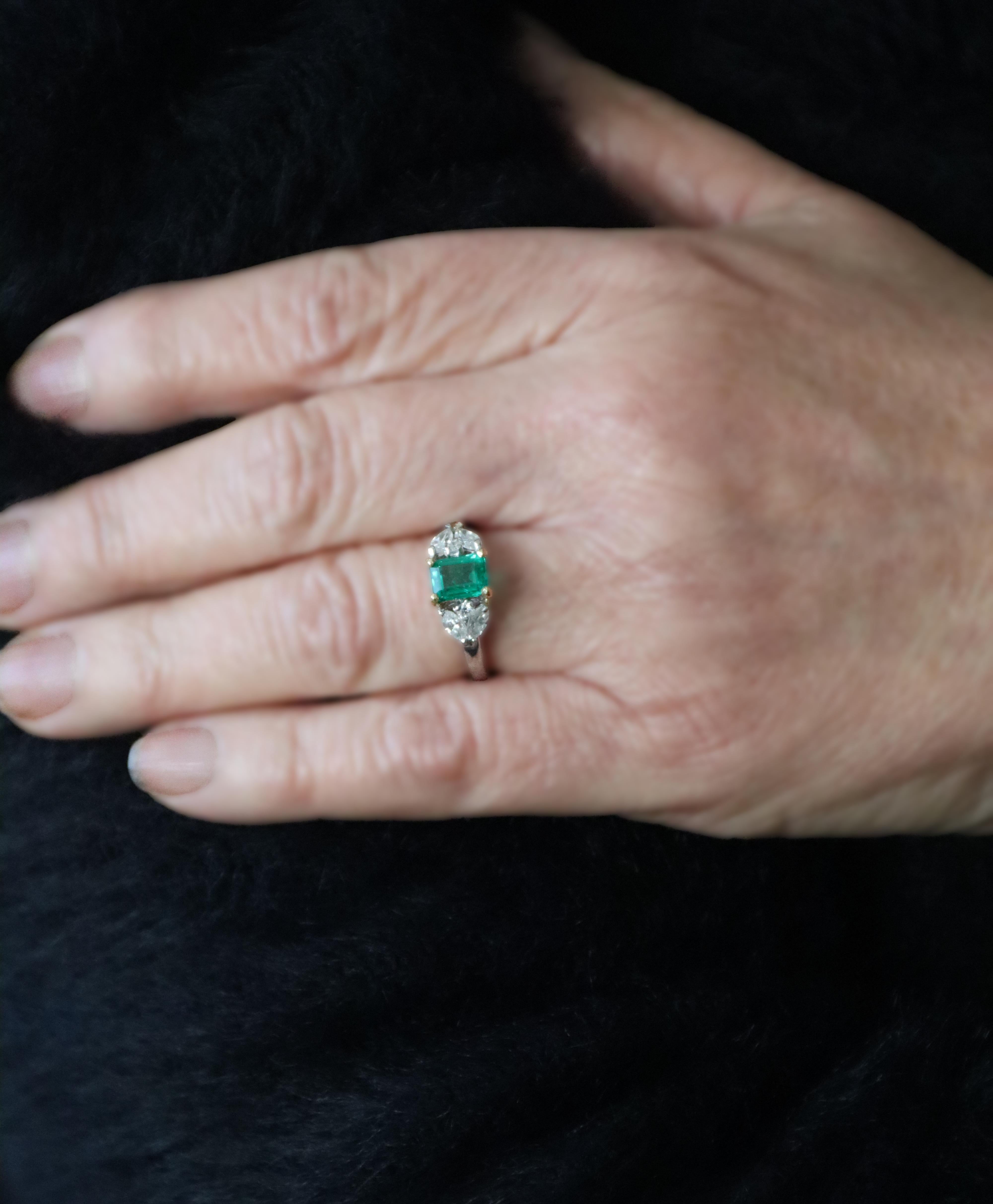 Emerald Diamonds 18 Karat White Gold Cocktail Ring For Sale 9