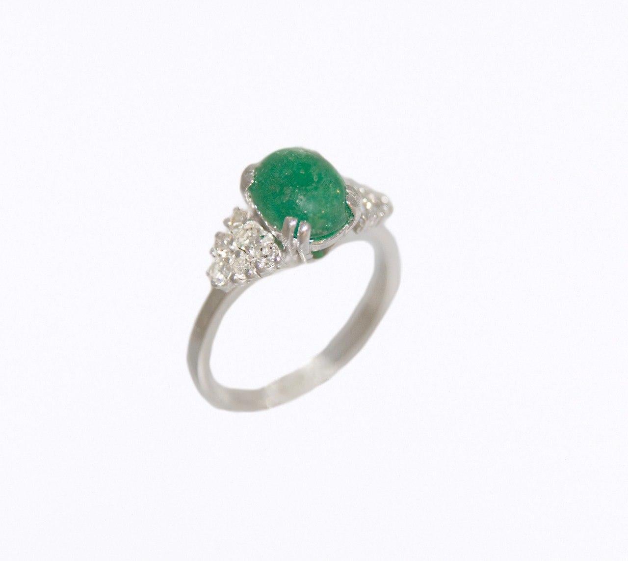 Women's Emerald Diamonds 18 Karat White Gold Cocktail Ring For Sale