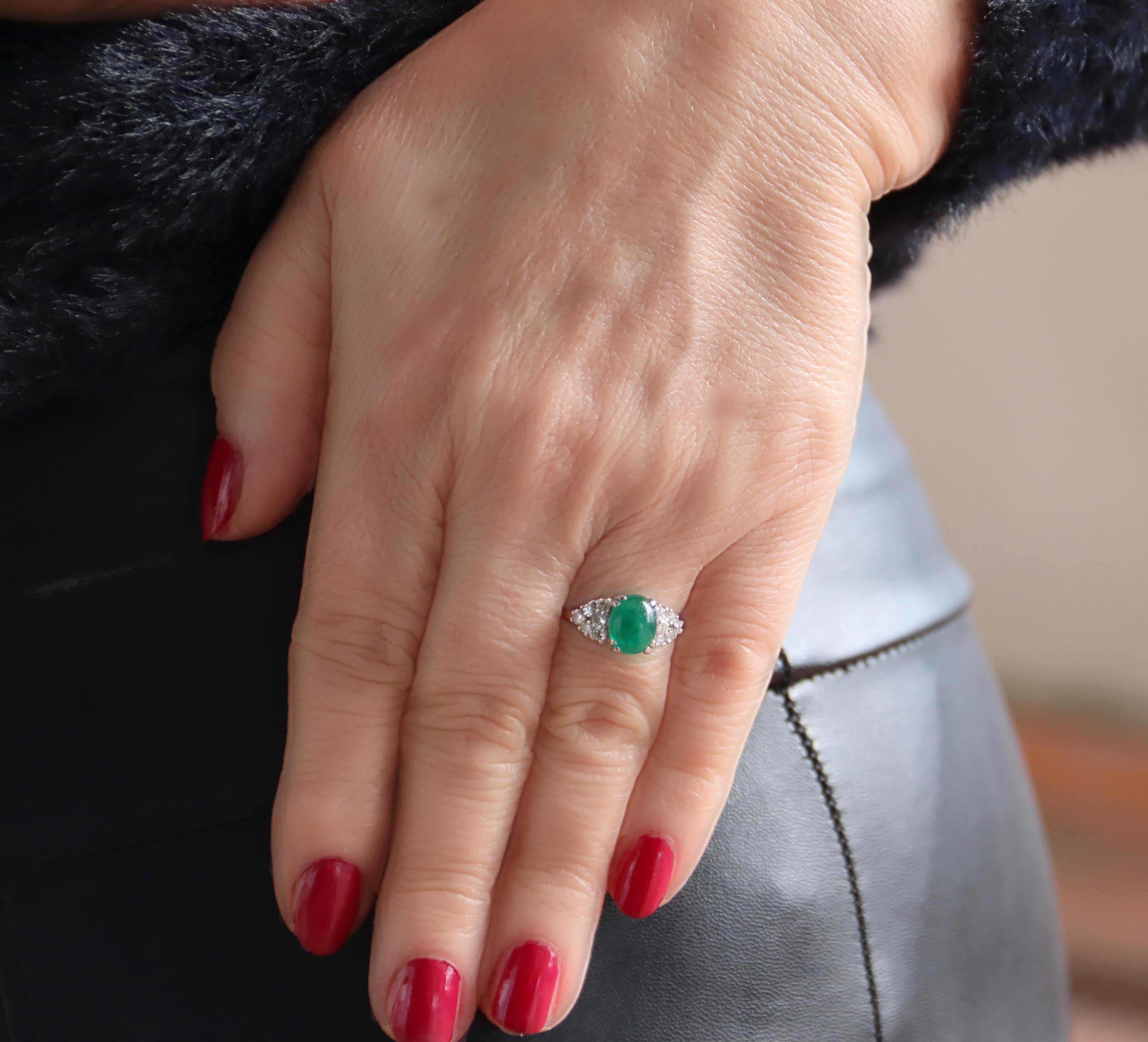 Emerald Diamonds 18 Karat White Gold Cocktail Ring For Sale 3