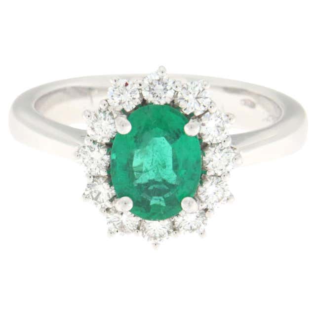18 Karat Gold, Diamond and Columbian Emerald Cocktail Ring For Sale at ...