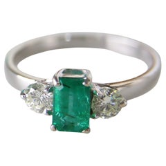 Emerald Diamonds 18 Karat White Gold Cocktail Ring