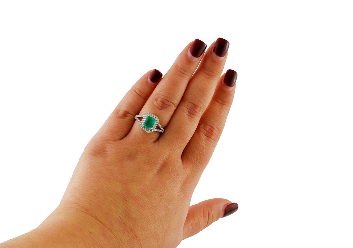 Emerald, Diamonds, 18 Karat White Gold Engagement Ring In Good Condition In Marcianise, Marcianise (CE)