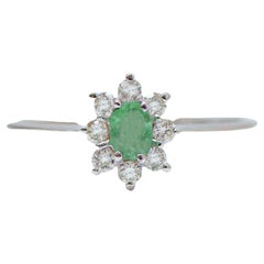 Emerald, Diamonds, 18 Karat White Gold Modern Ring.