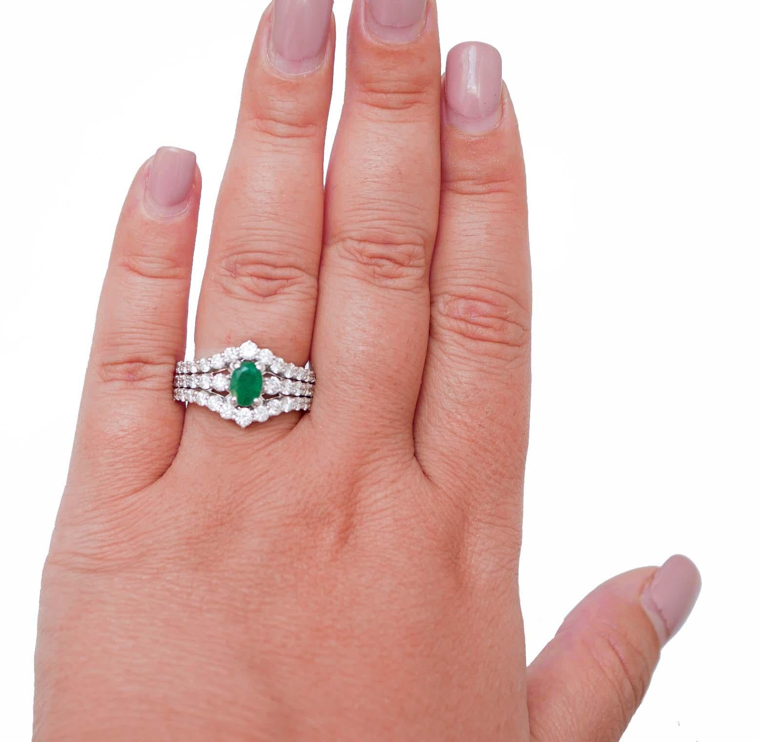 Esmeralda, Diamantes, Anillo de Oro Blanco de 18 Kilates. Corte mixto en venta