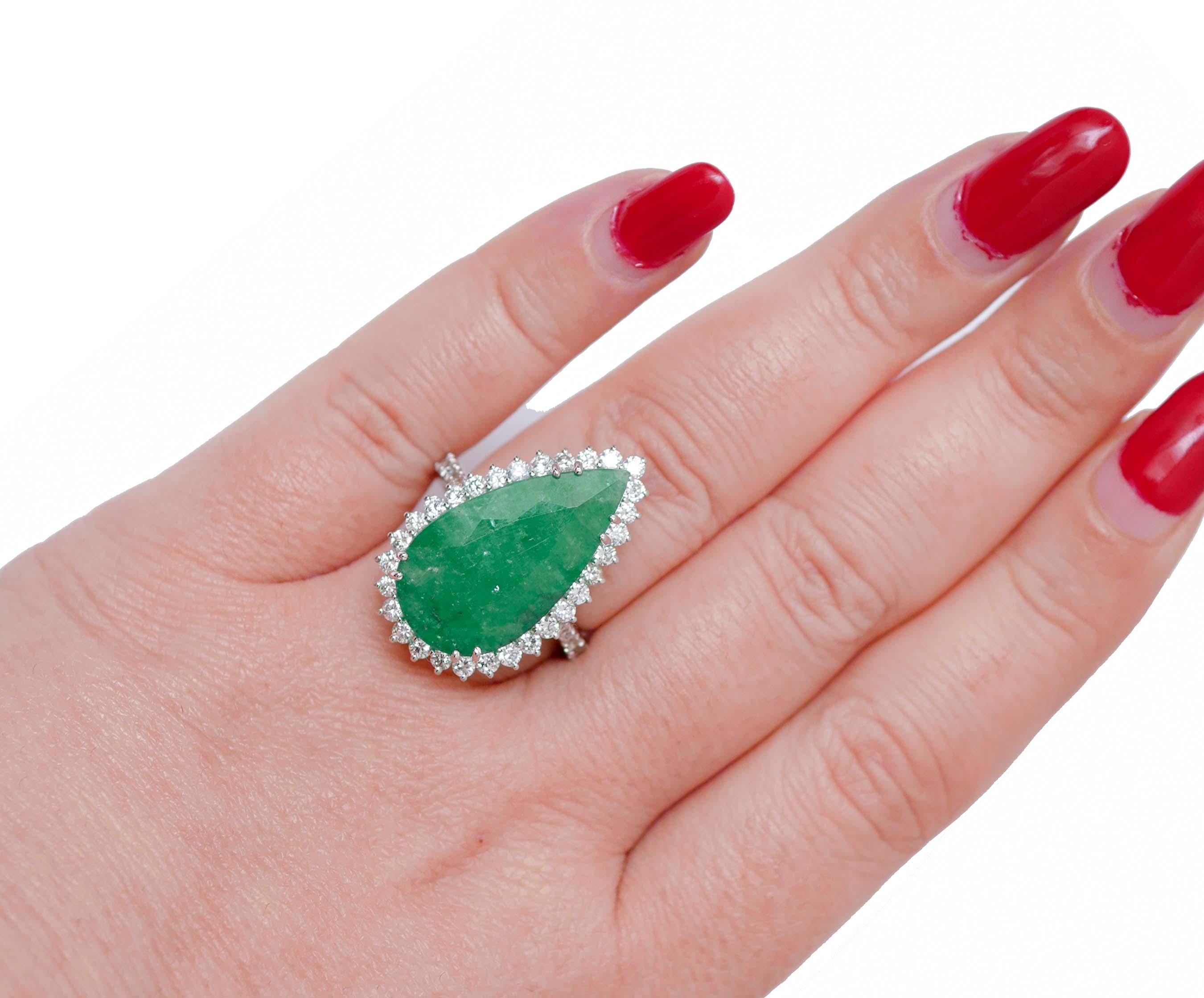 Smaragd, Diamanten, 18 Karat Weißgold Ring. im Zustand „Gut“ im Angebot in Marcianise, Marcianise (CE)