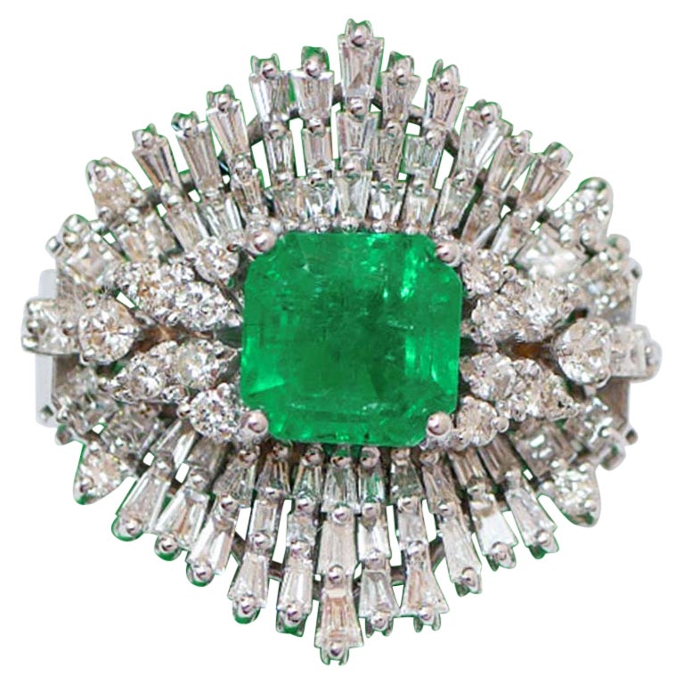 Esmeralda, Diamantes, Anillo de Oro Blanco de 18 Kilates.
