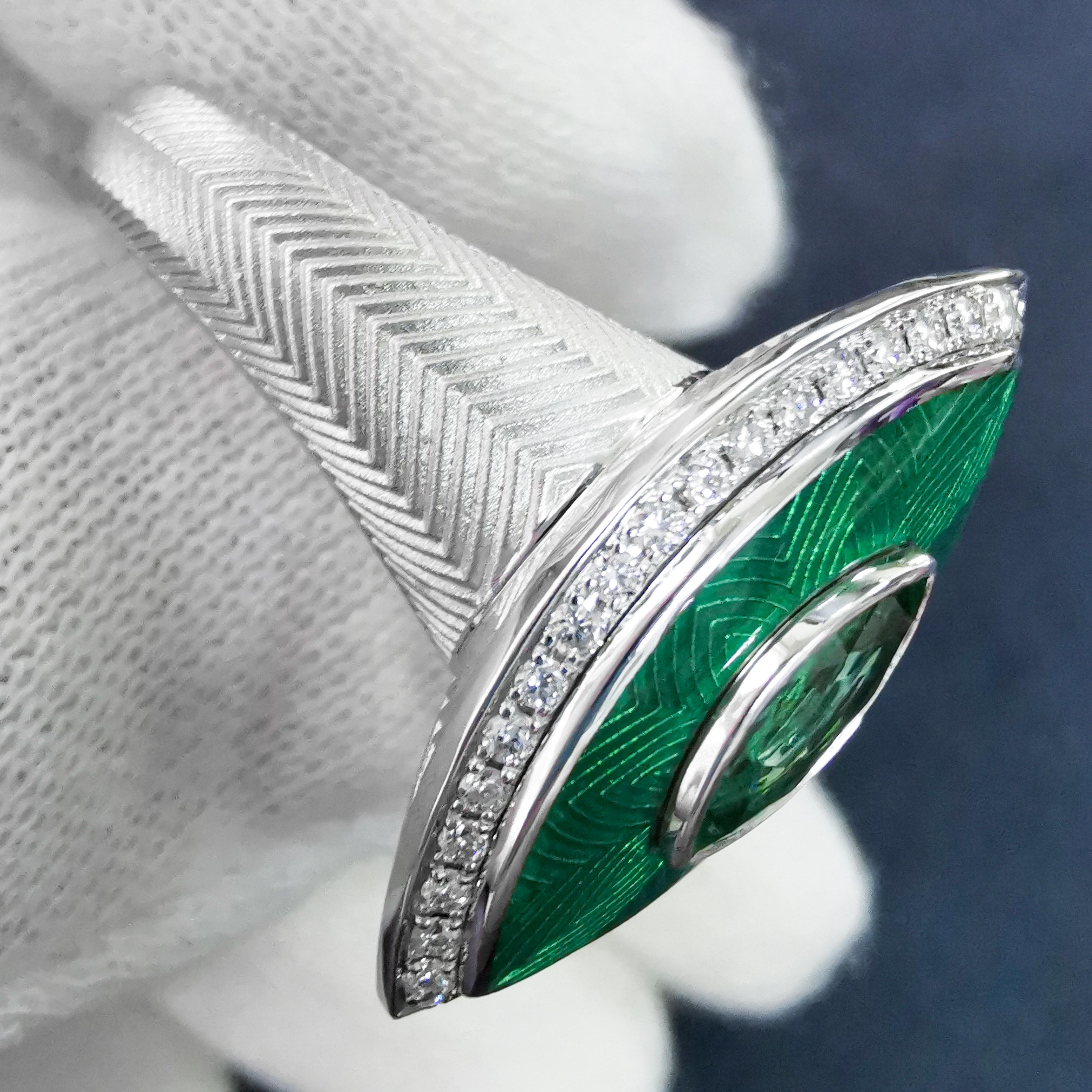 Women's Emerald Diamonds 18 Karat White Gold Tweed Marquise Ring For Sale