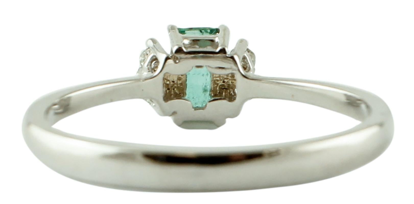 Contemporary Emerald, Diamonds, 18 Karat White Gold, Solitary Ring