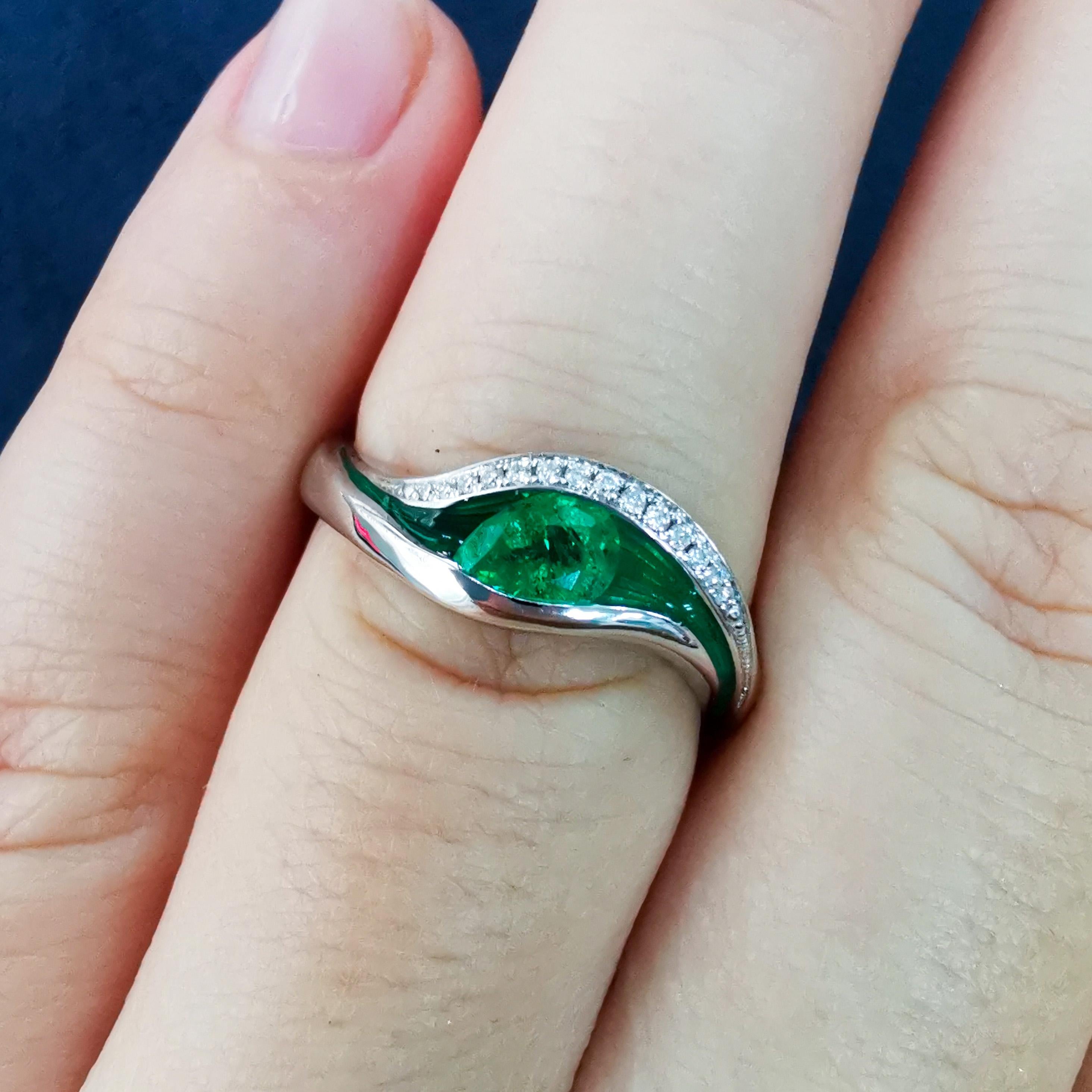 Emerald Diamonds Enamel 18 Karat White Gold Melted Colors Ring For Sale 4