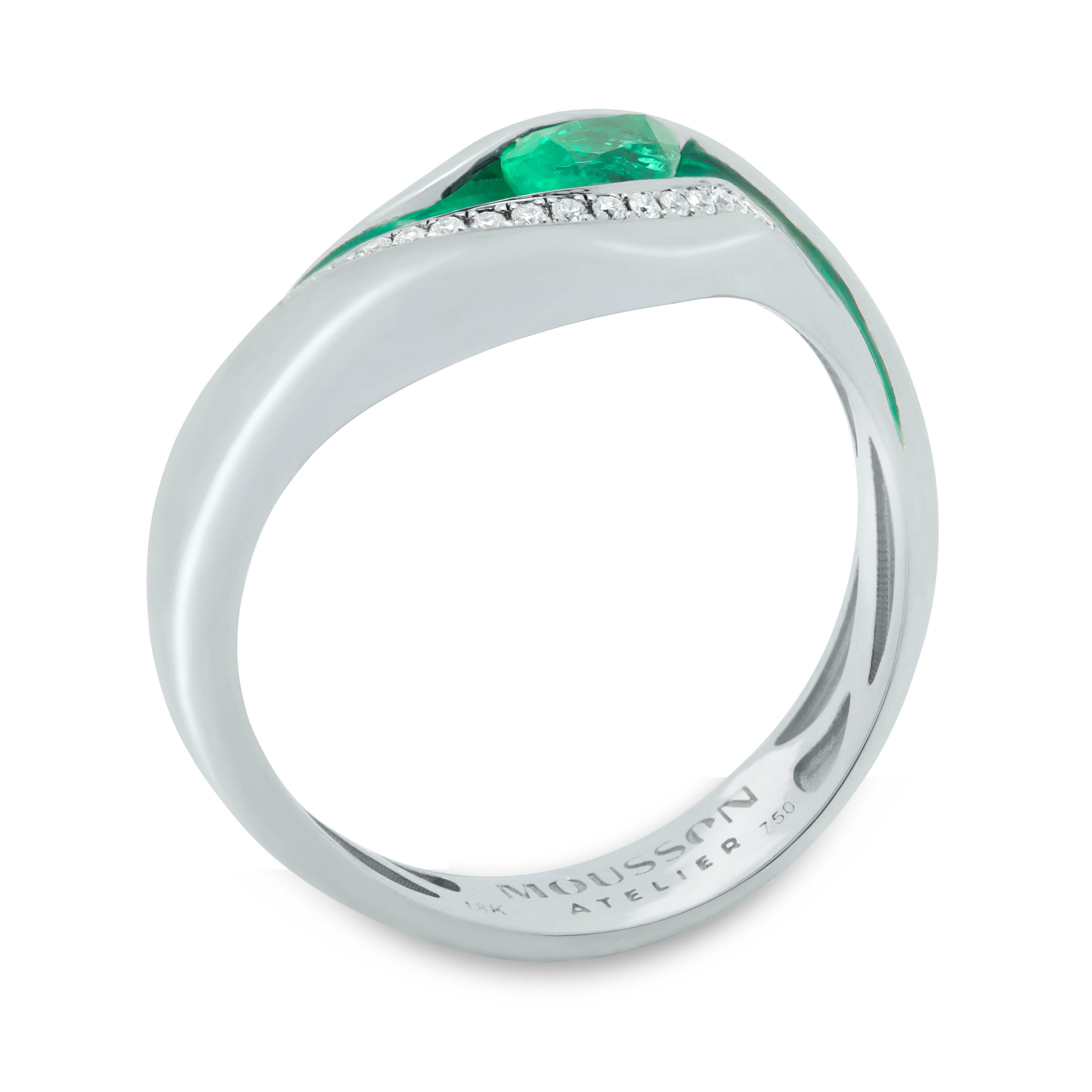Emerald Diamonds Enamel 18 Karat White Gold Melted Colors Ring
Another Ring from our Melted Colors collection. As we can see, enamel is matched perfectly by our designers to the color of the central stones in order to create the effect of melting or