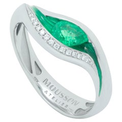 18 Karat Weißgold Ring mit Smaragd-Diamanten und Emaille in Melt-Farben