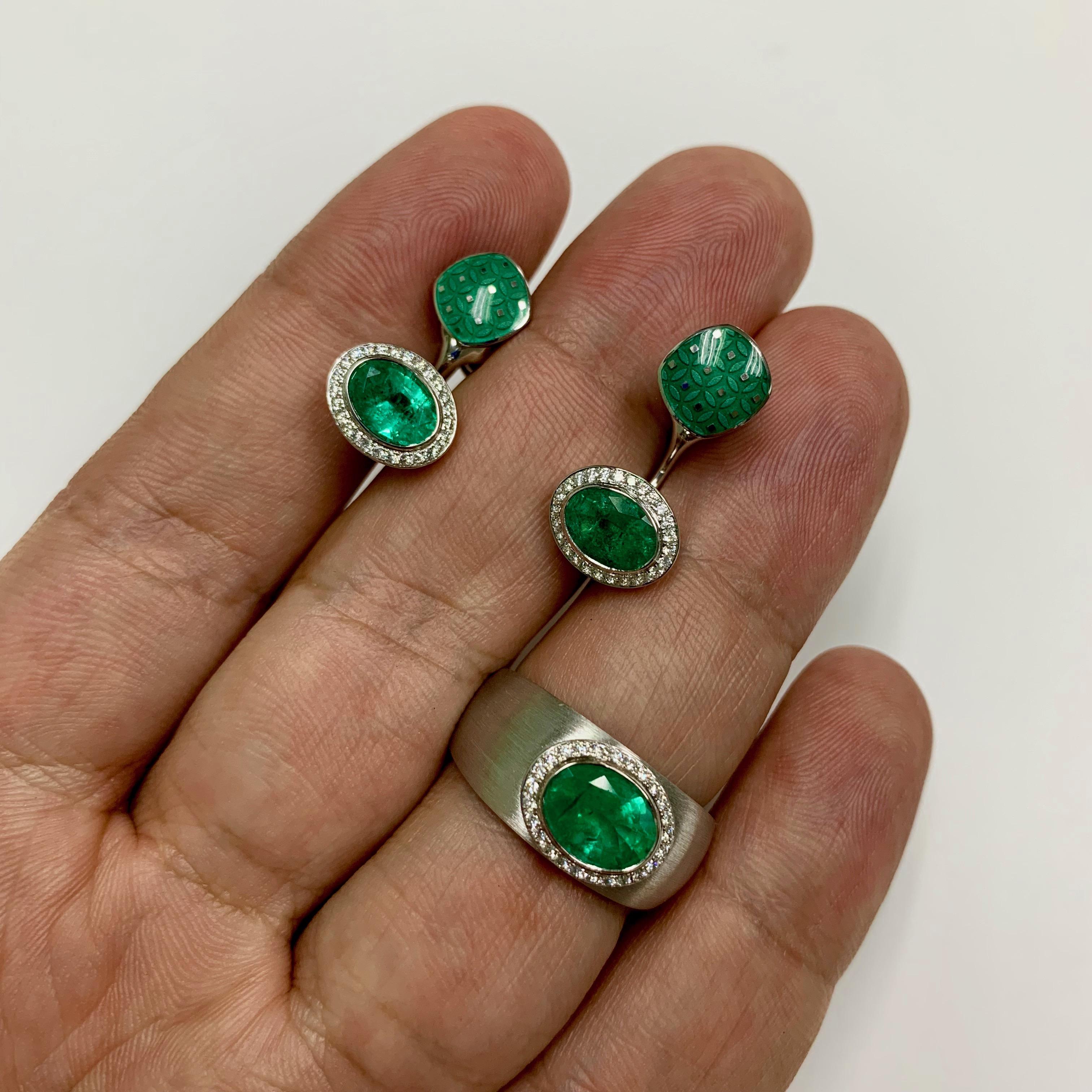 Emerald Diamonds Enamel 18 Karat White Gold Suite
Please take a look at one of our trade mark texture in Kaleidoscope Collection - 