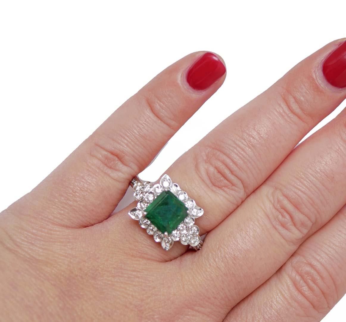 Emerald, Diamonds, Platinum Ring. In Good Condition For Sale In Marcianise, Marcianise (CE)
