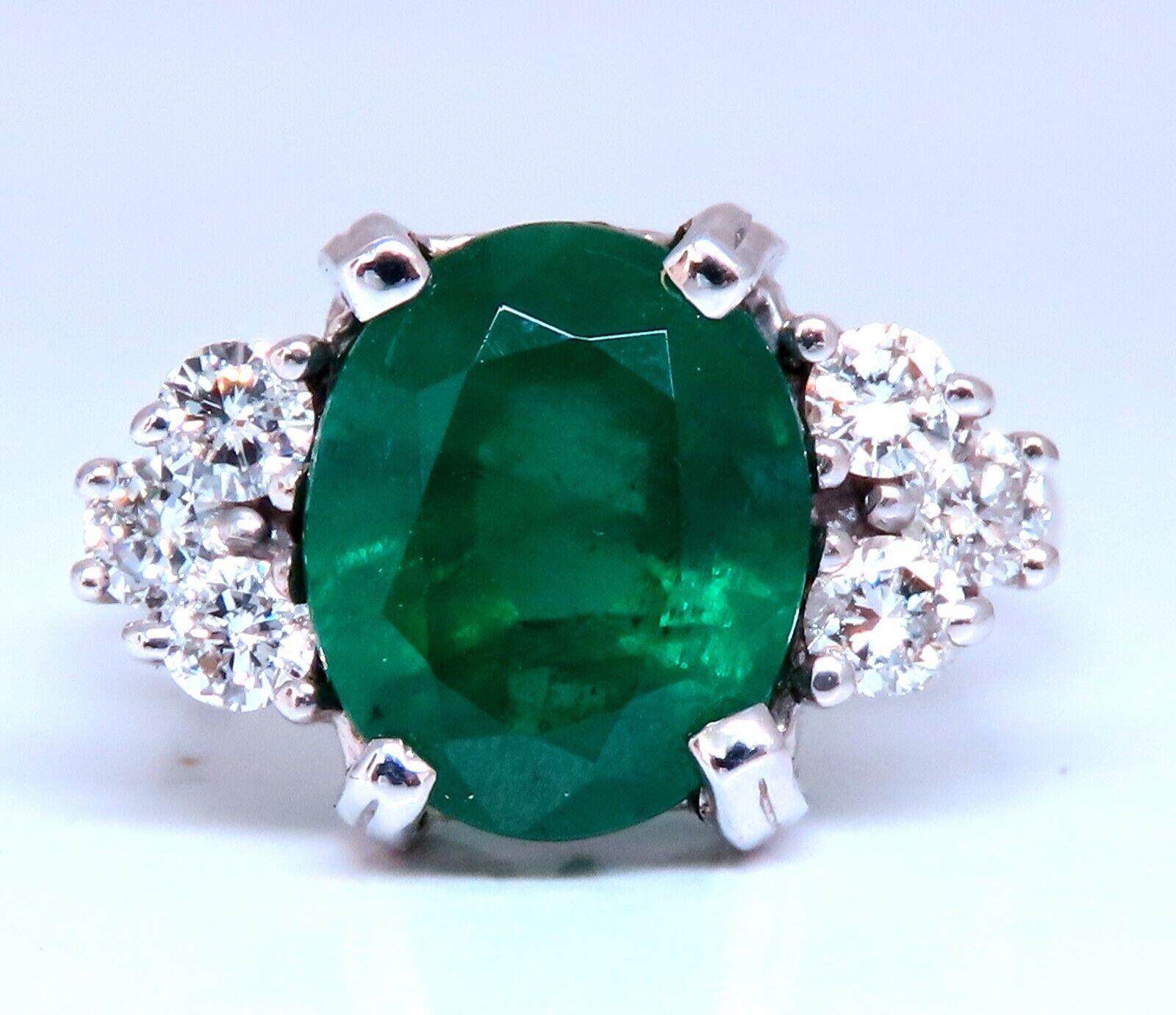 Emerald Diamonds Ring 14kt 4.07ct Natural Oval Brilliant In New Condition For Sale In New York, NY