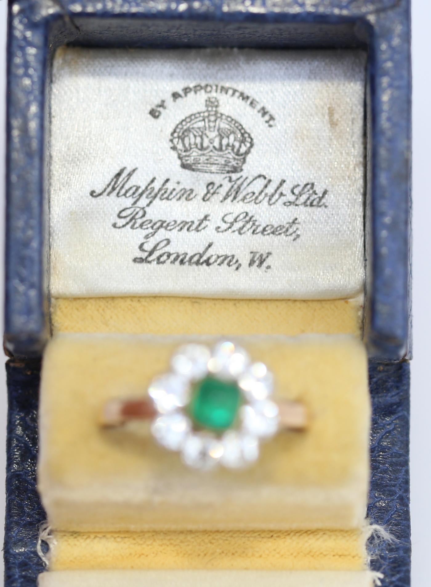 Emerald Diamonds Ring Victorian Original Box Mappin Webb Yellow Gold, 1890 4