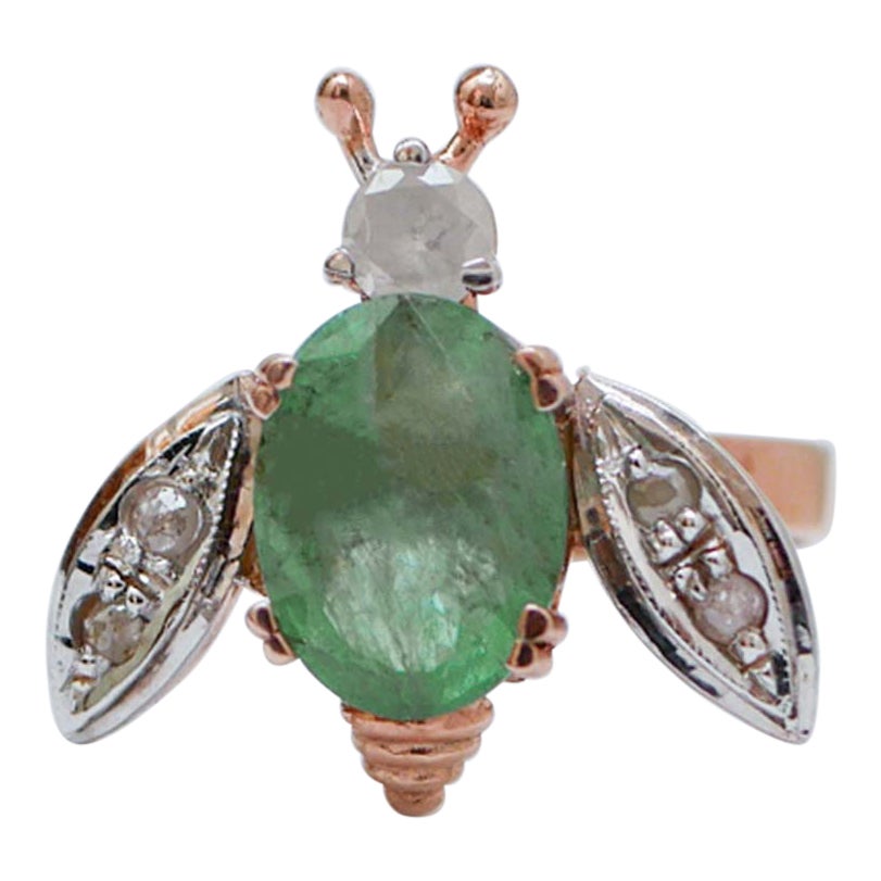 Émeraude, diamants, bague en forme de mouche en or rose et en argent.