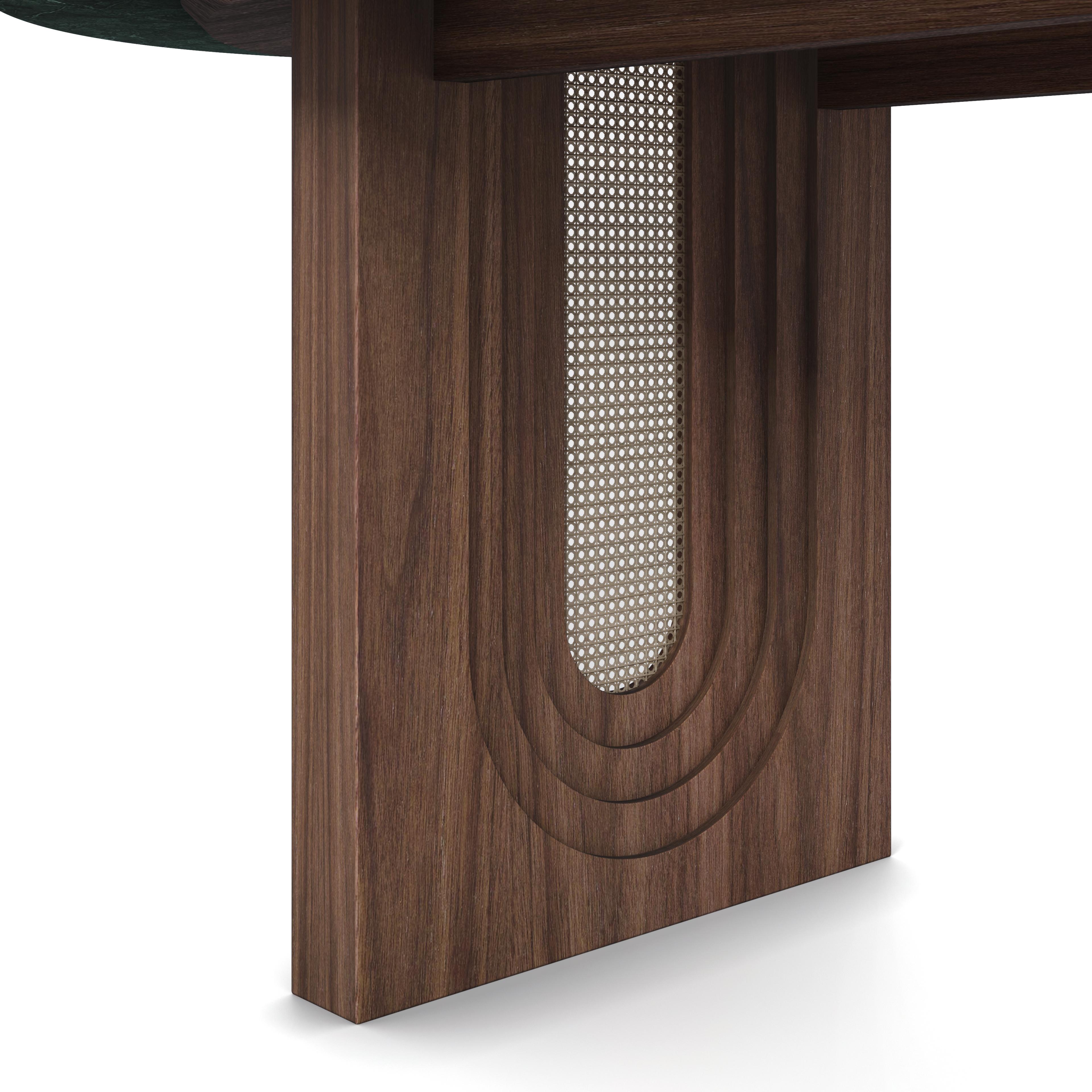 Moderne Emerald Dining Table by Nolita Harbour - Marble Top with Walnut Base and Rattan en vente