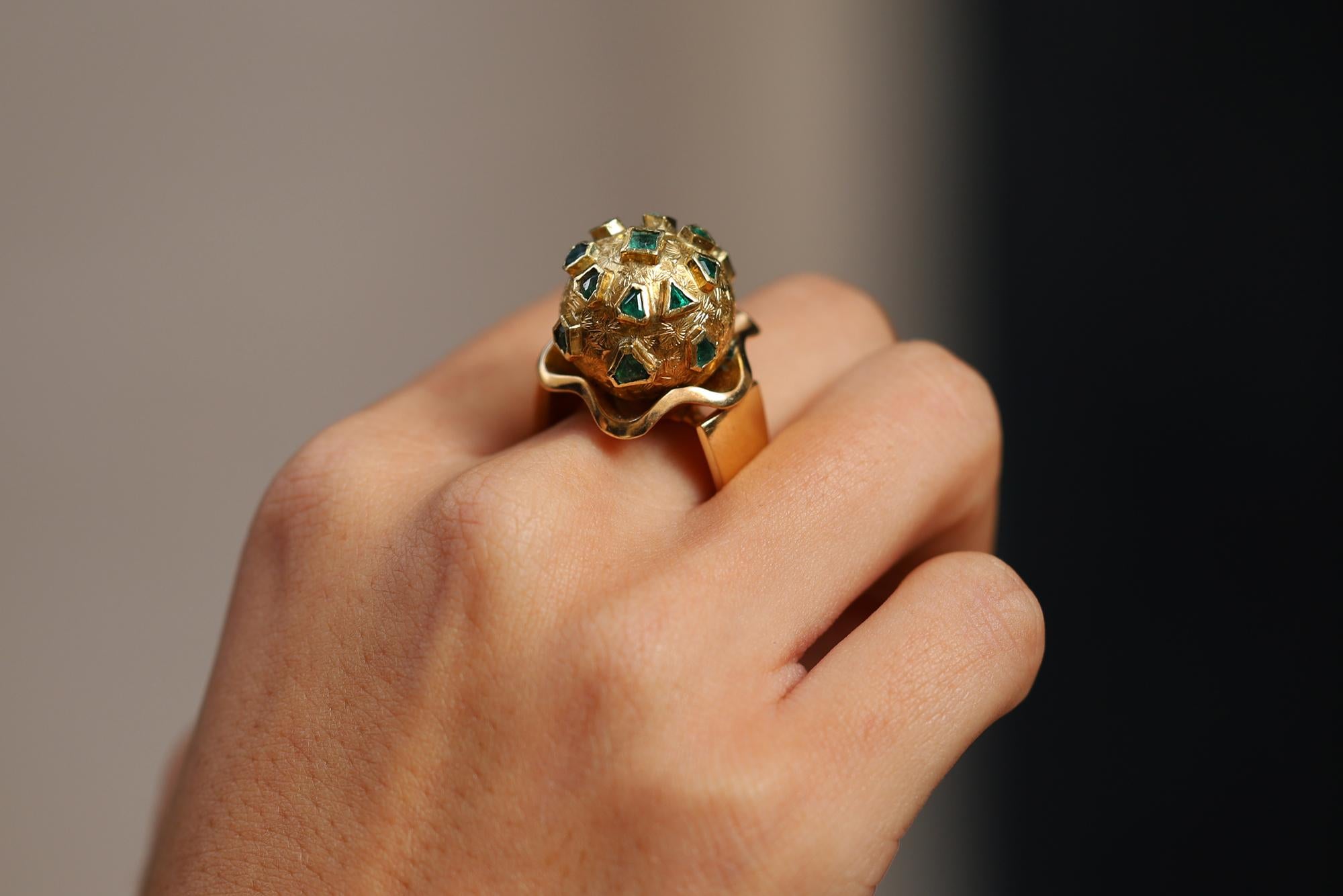 Mixed Cut Emerald Disco Ball 1960s Mid Century Modern Yellow Gold Cocktail Ring For Sale