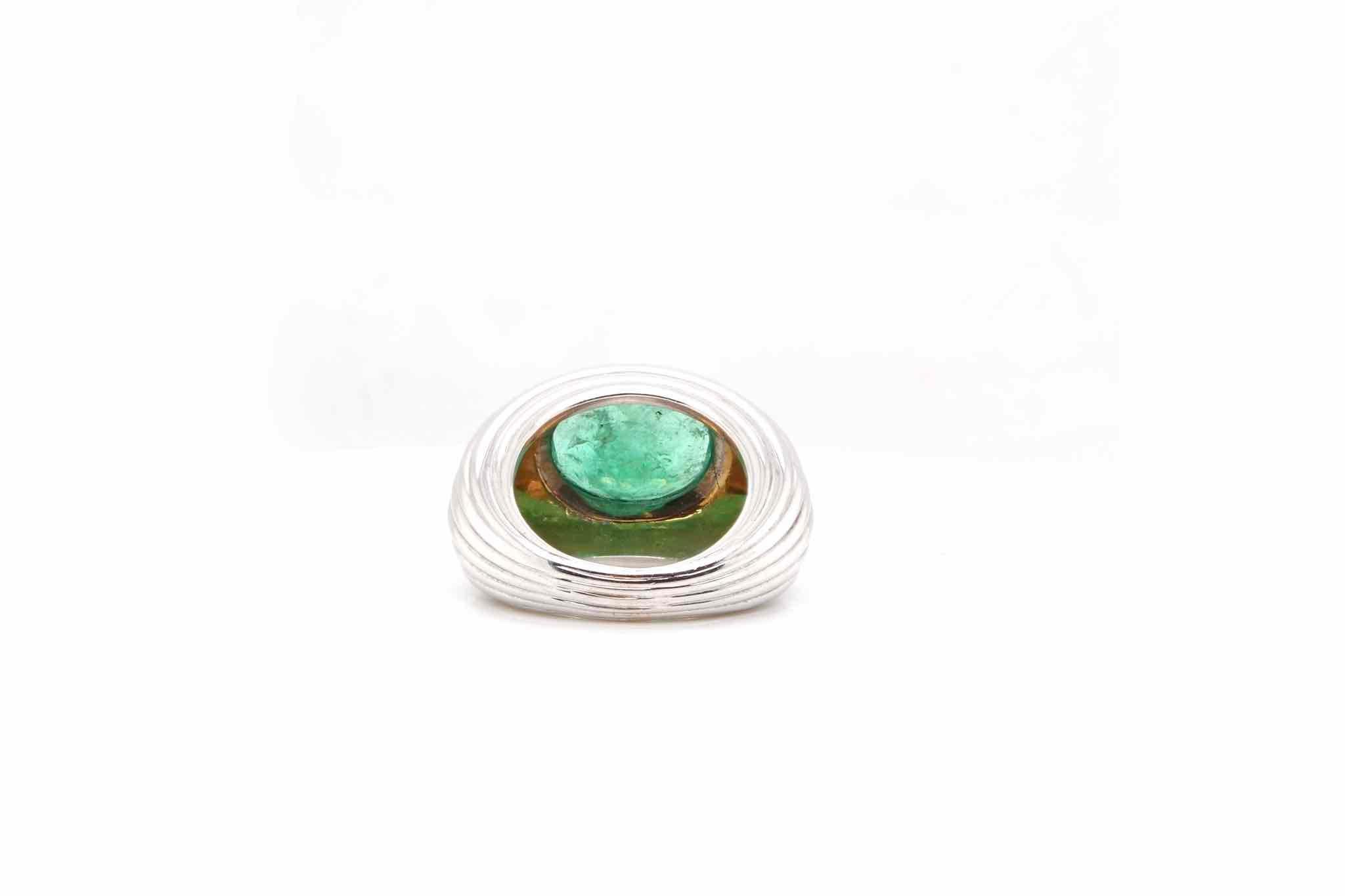 Women's or Men's Emerald dome ring in 18k white gold For Sale